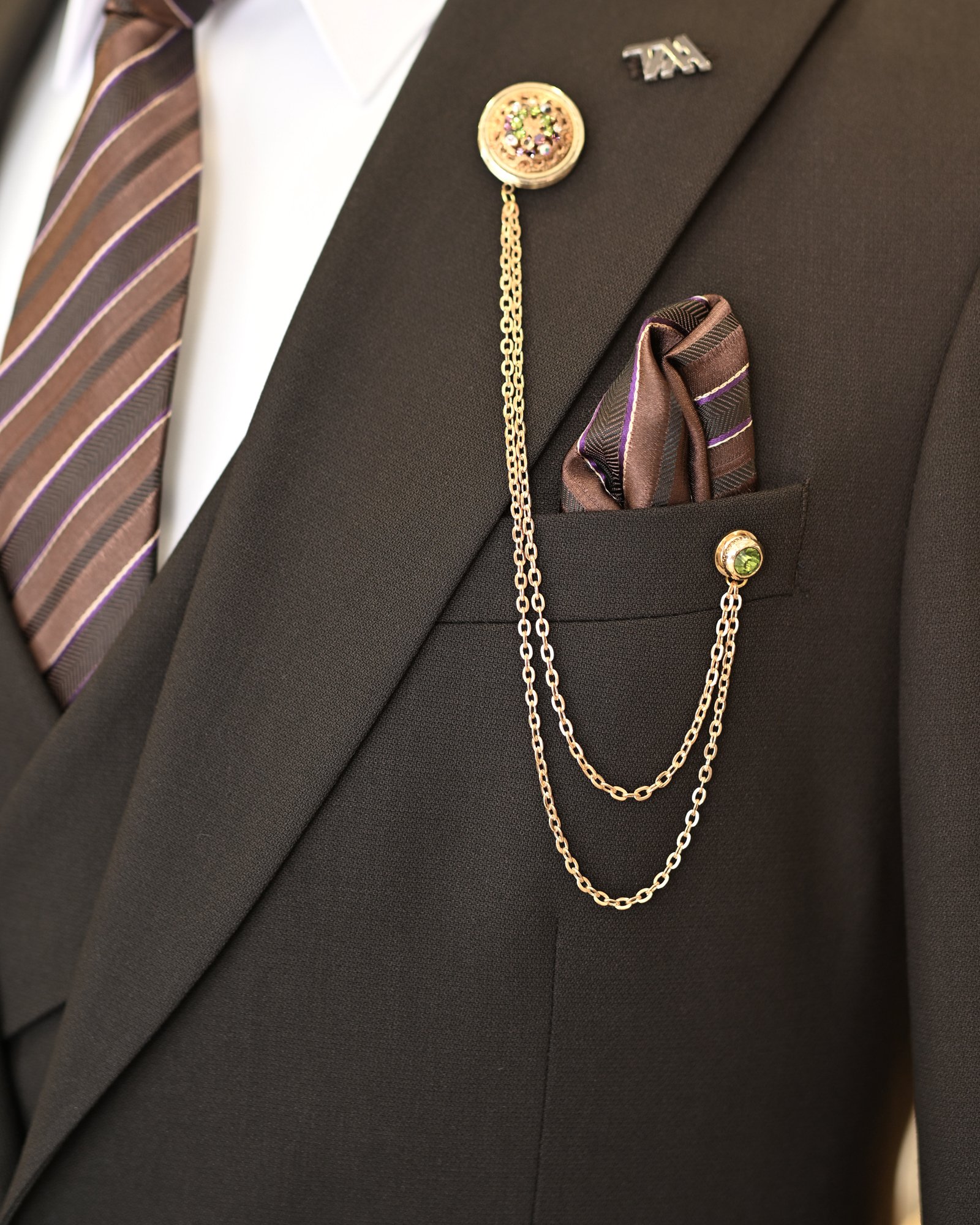 Italian style jacket vest pleated trouser suit brown T11314