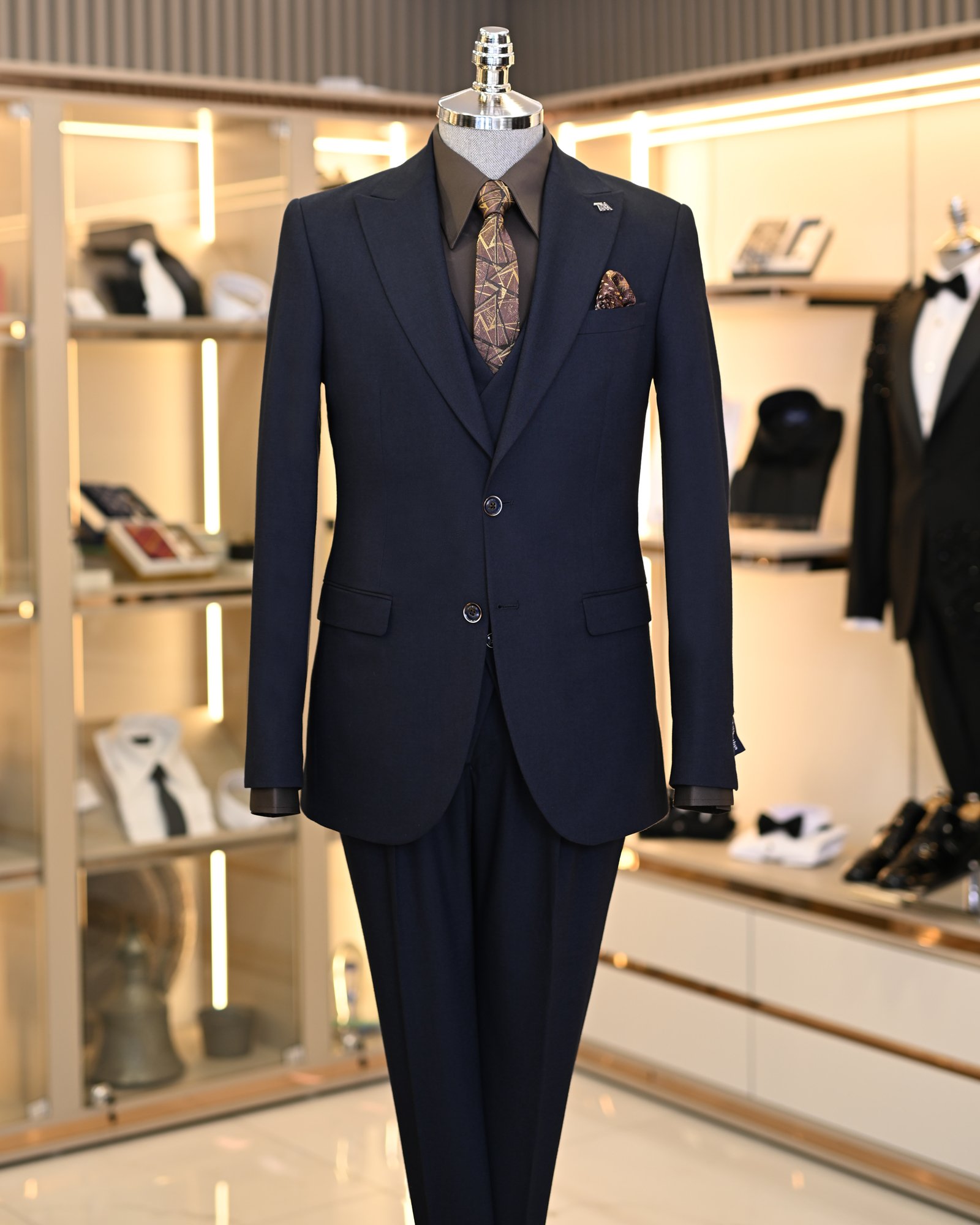 Italian style jacket vest pleated trouser suit navy blue T11309