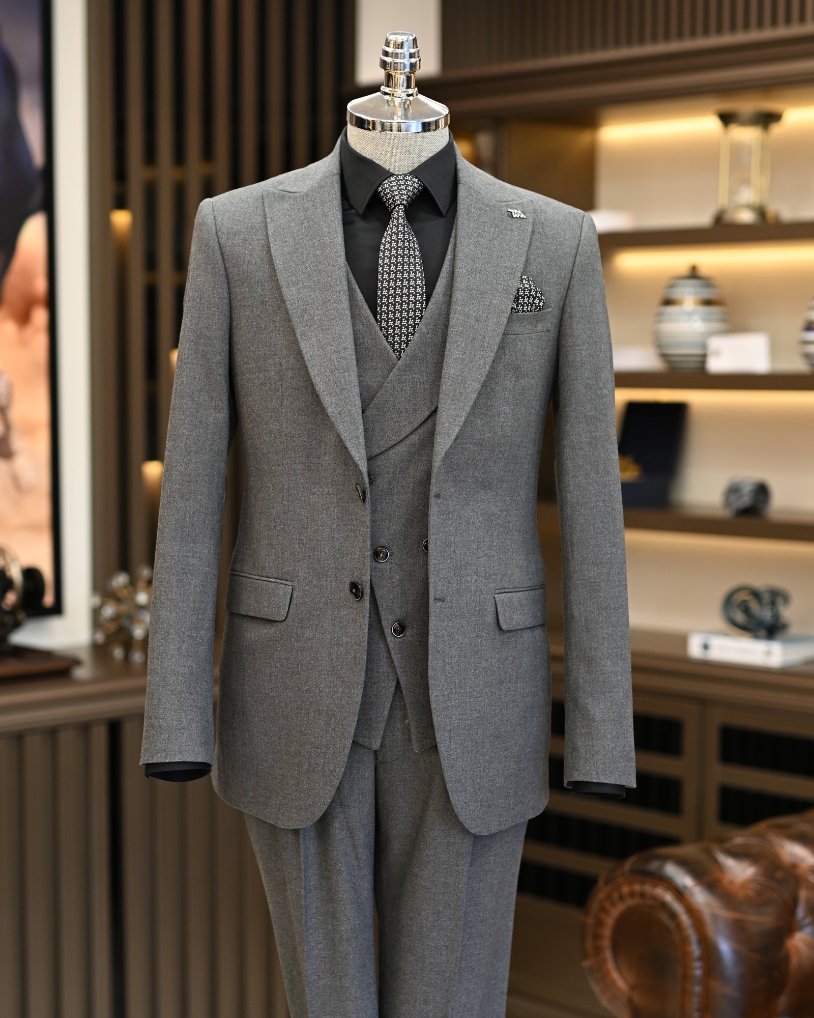Italian style jacket vest pleated trouser suit gray T11326