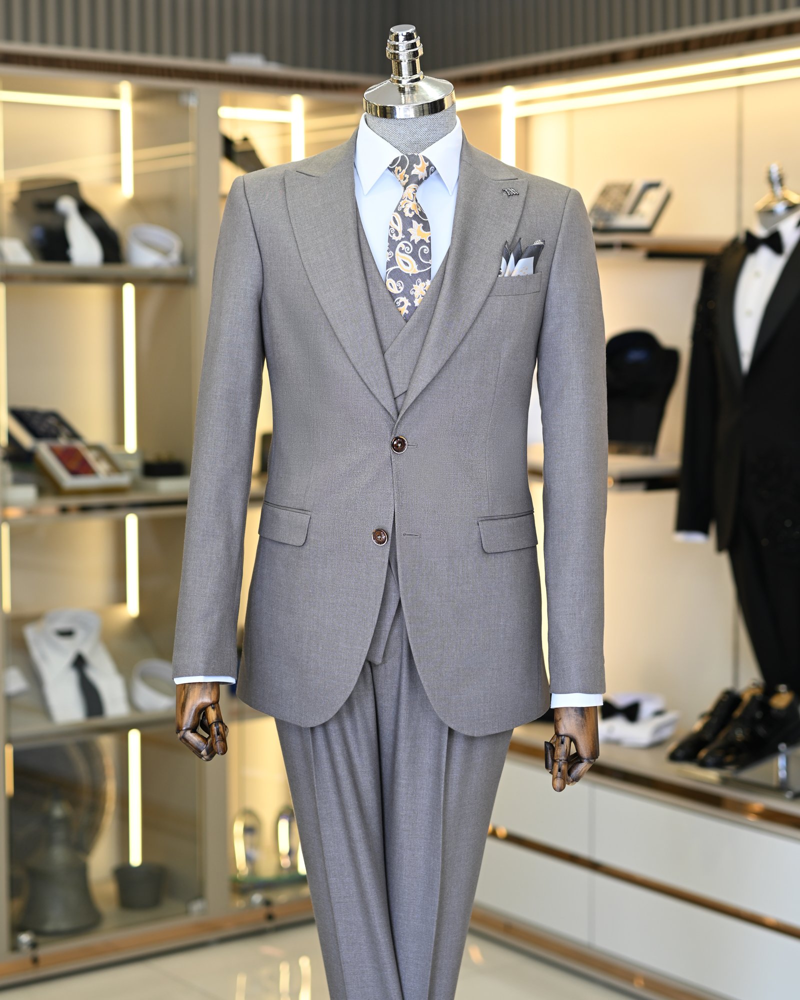 Italian style jacket vest pleated trouser suit mink T11325