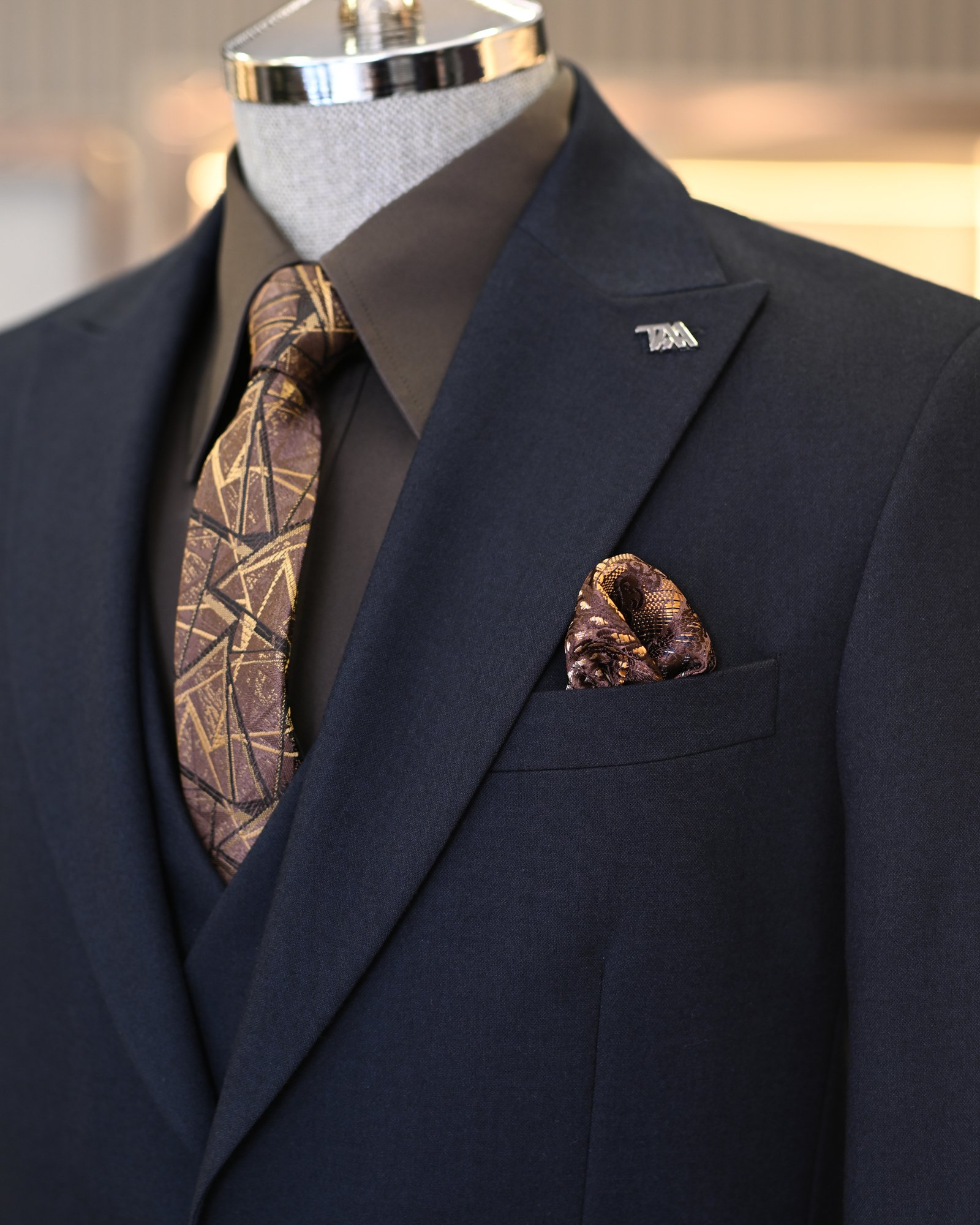 Italian style jacket vest pleated trouser suit navy blue T11309