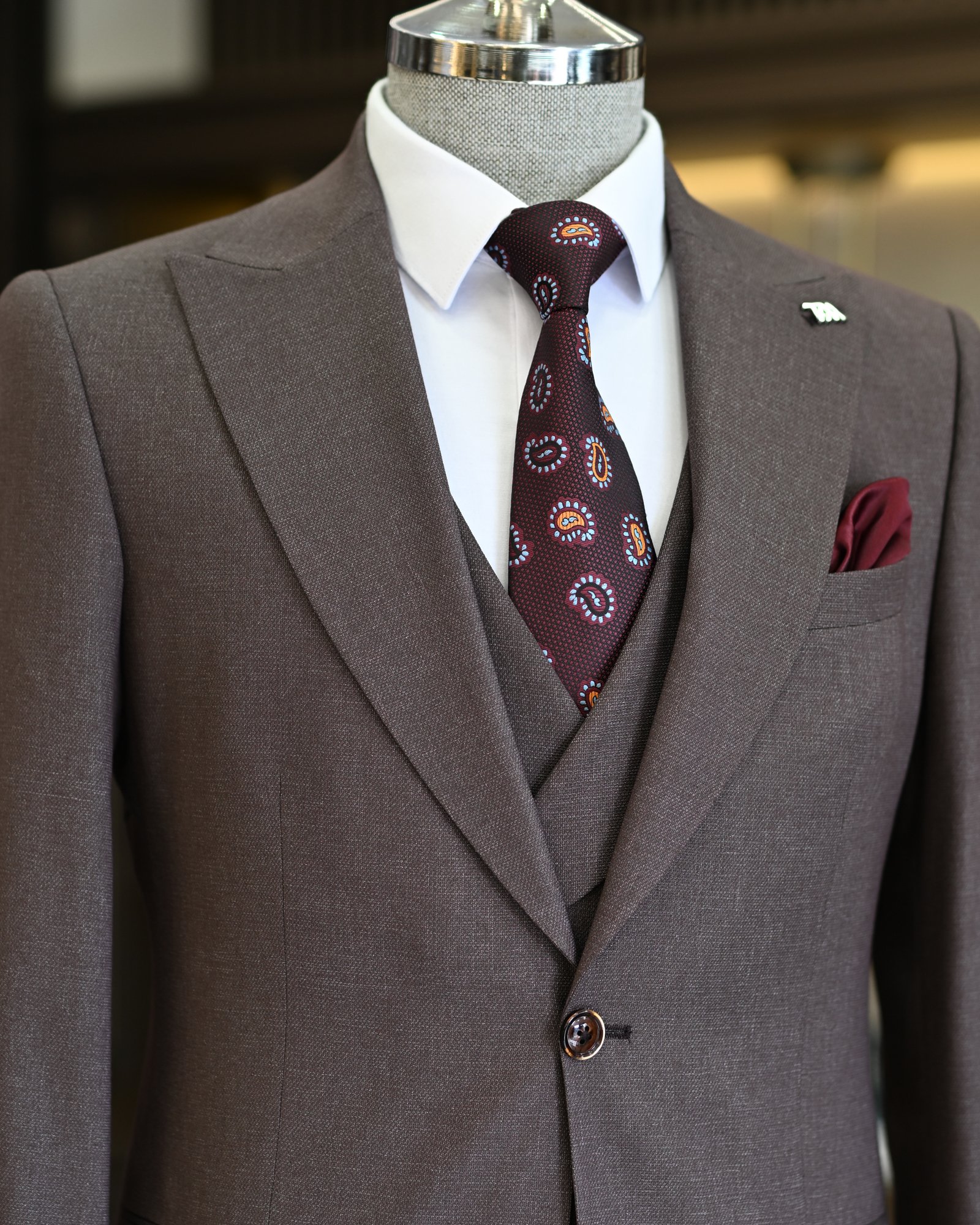 Italian style jacket vest pleated trouser suit brown T11316