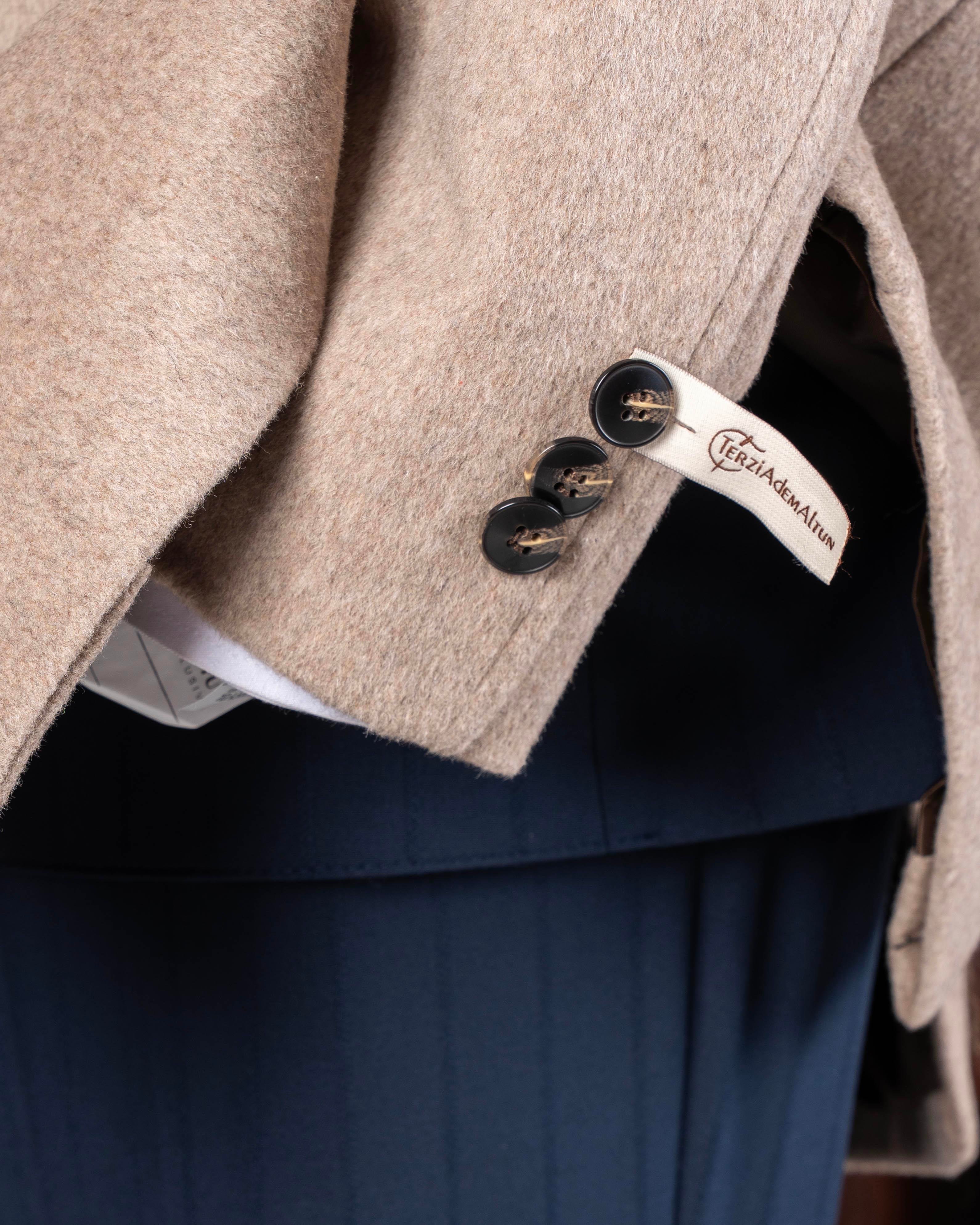 İtalyan stil hakim yaka yün kaşe kaban bej T10807