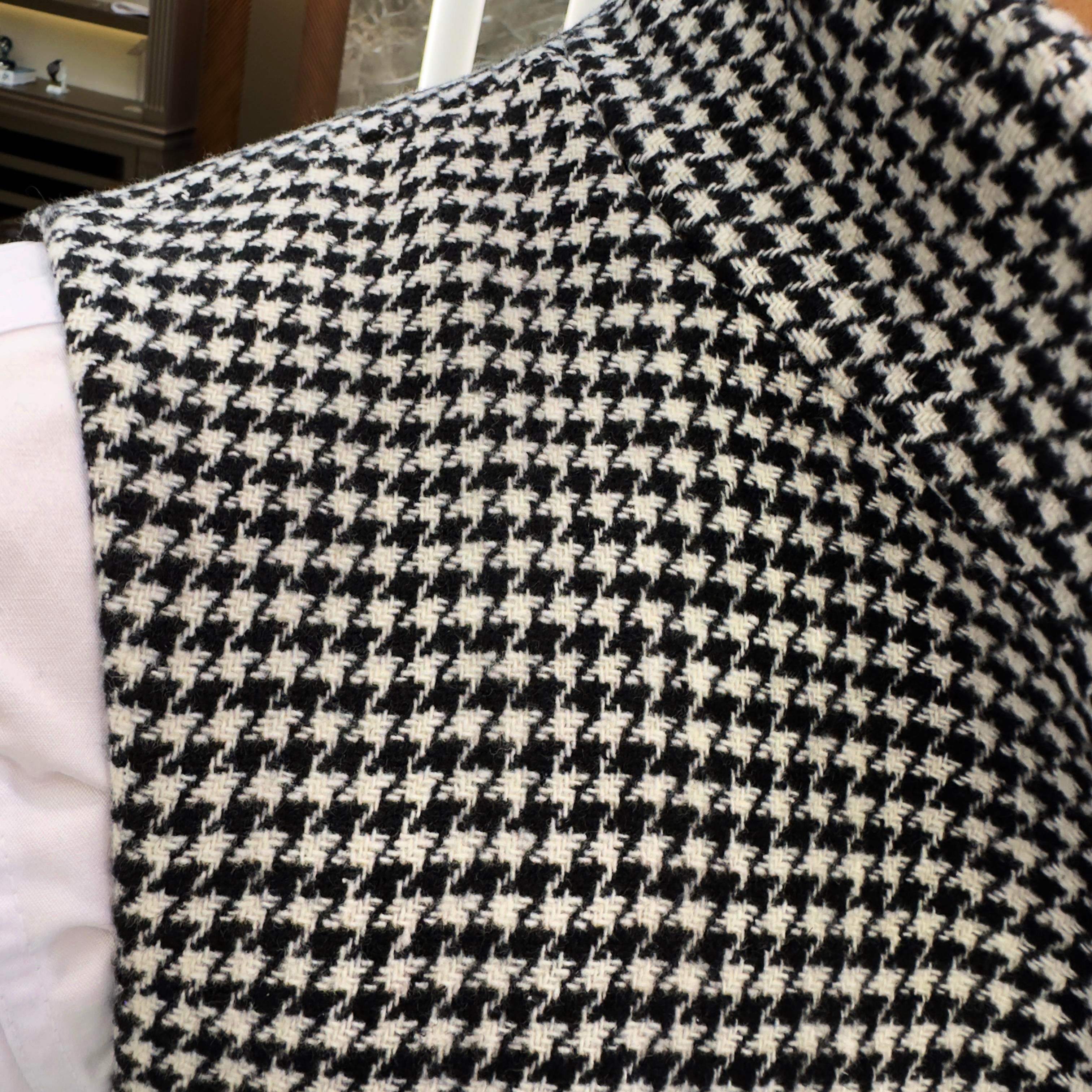 Italian style houndstooth pattern crew neck zipper pocket vest black T10469