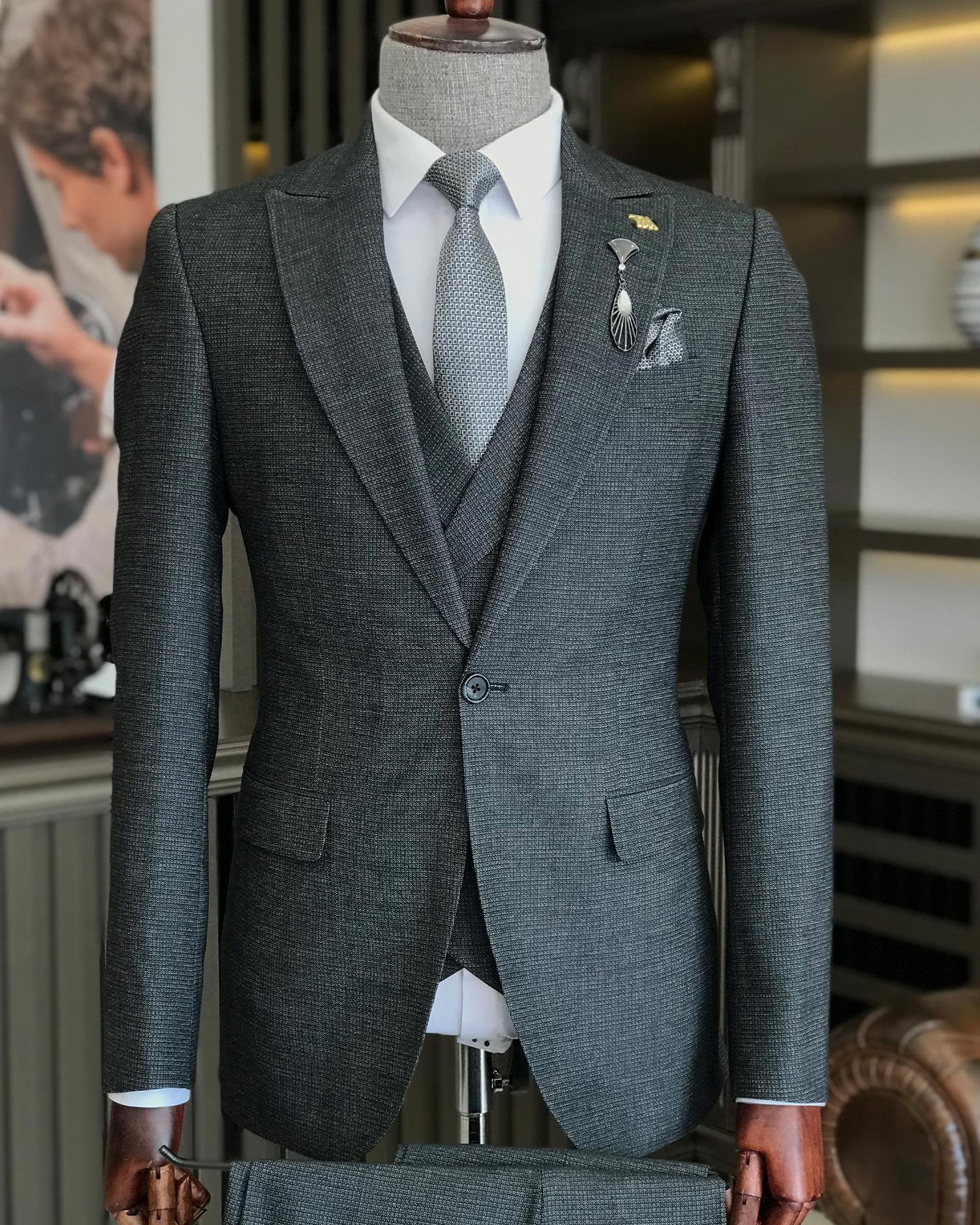 Italian style slim fit men's jacket vest pant suit black T9135