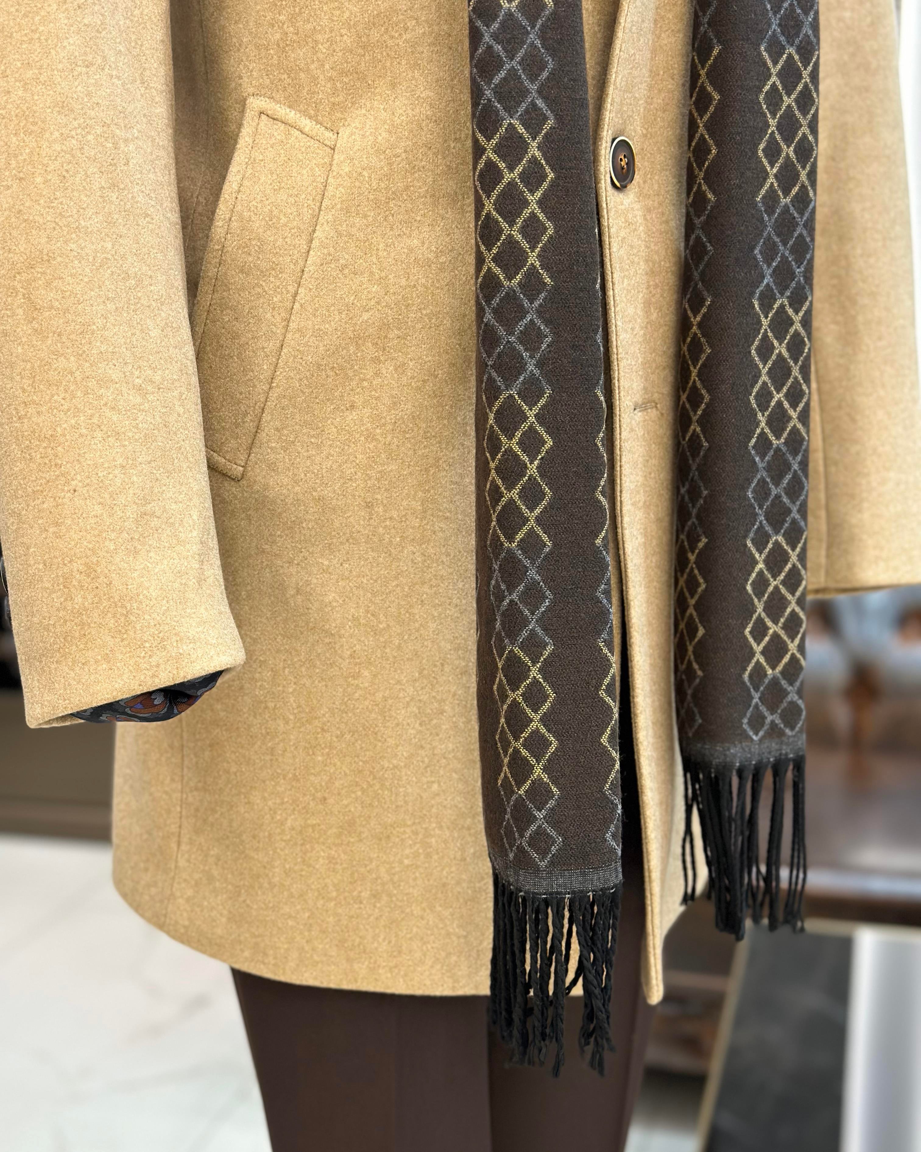 Italian style slim fit men's pointed collar wool blend coat beige T10851