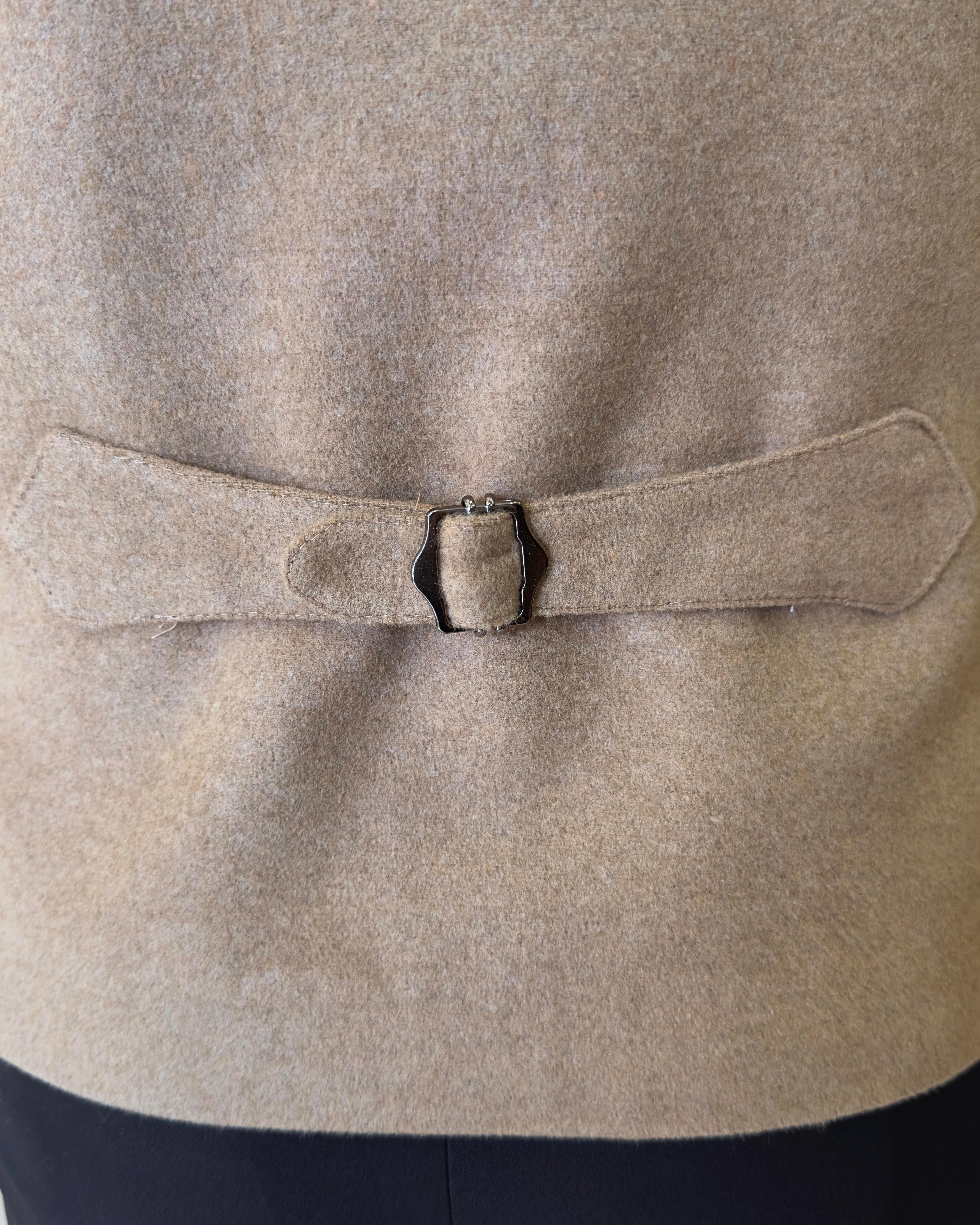 Italian style slim fit crew neck cashmere pocket vest camel T10538