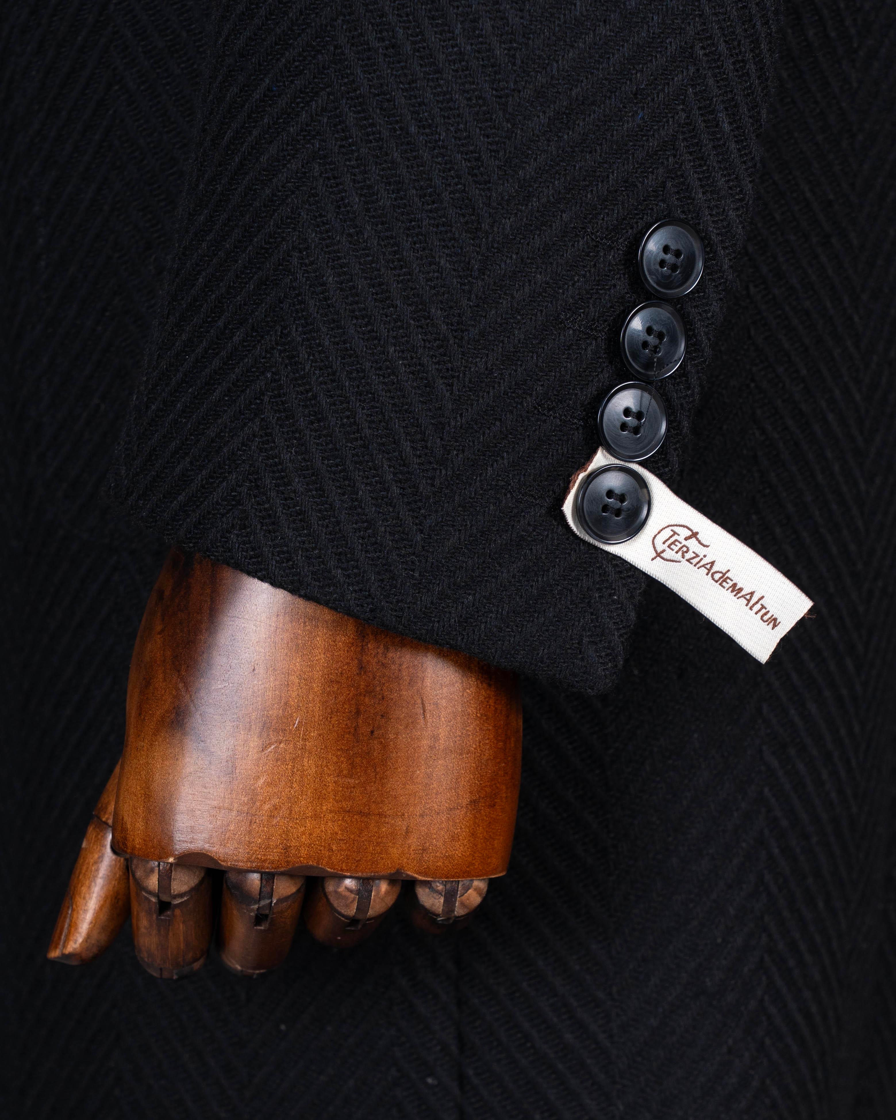 İtalyan stil slim fit sivri yaka kaşe erkek kaban siyah T14957