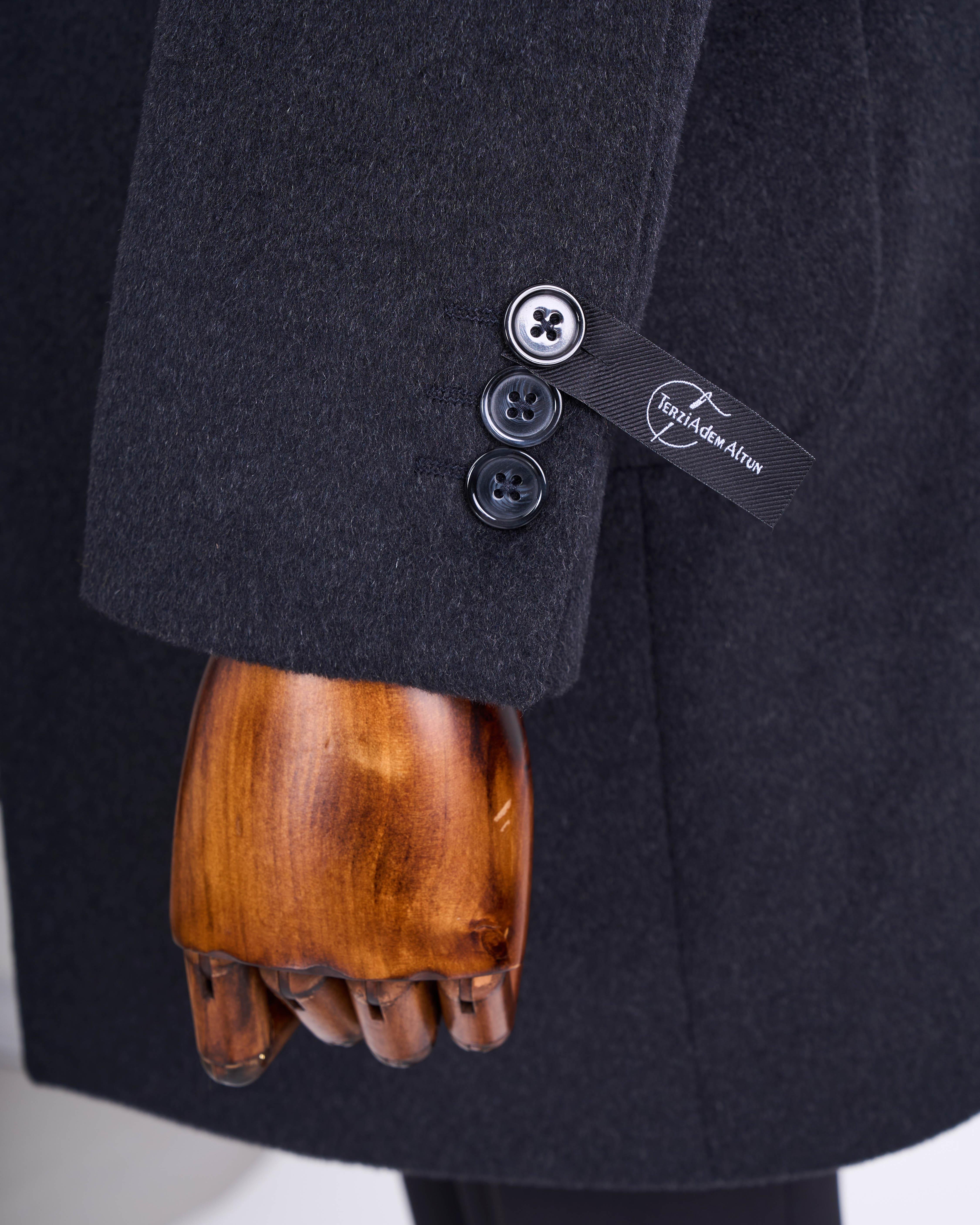 İtalyan stil slim fit sivri yaka yün karışımlı kaşe erkek kaban antrasit T13444