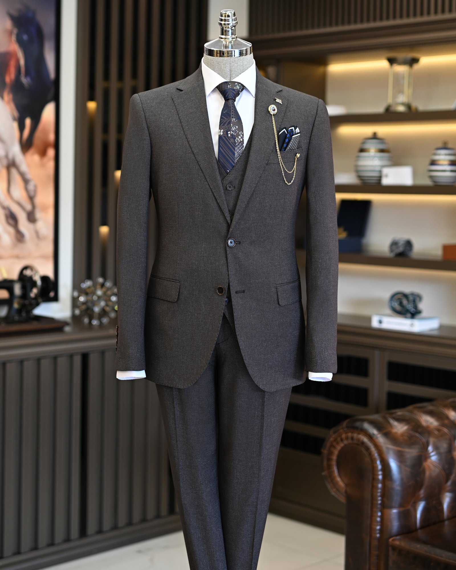 Classic cut jacket vest trousers men's suit brown T11108