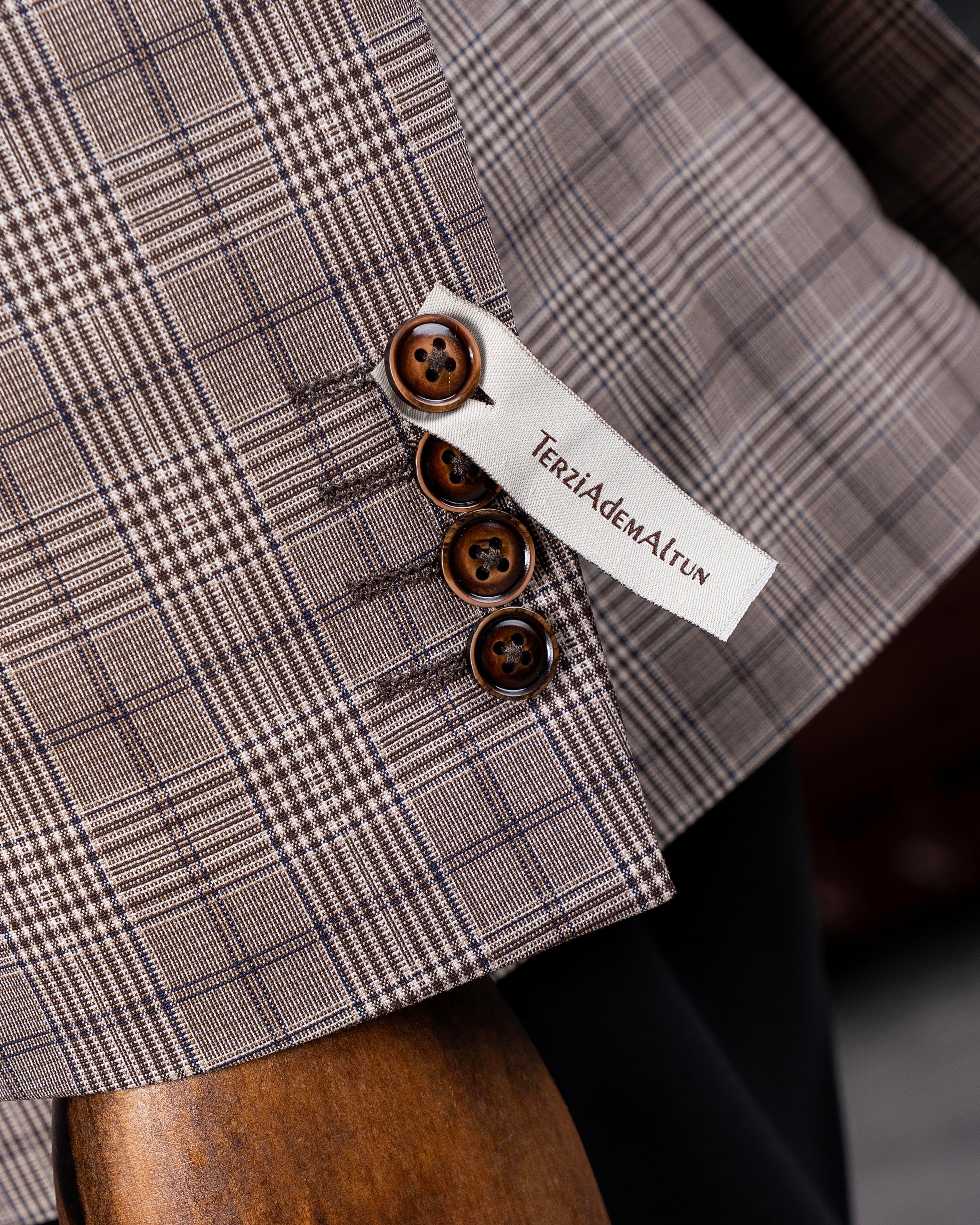 Classic cut regular fit mono collar plaid men's jacket brown T11528