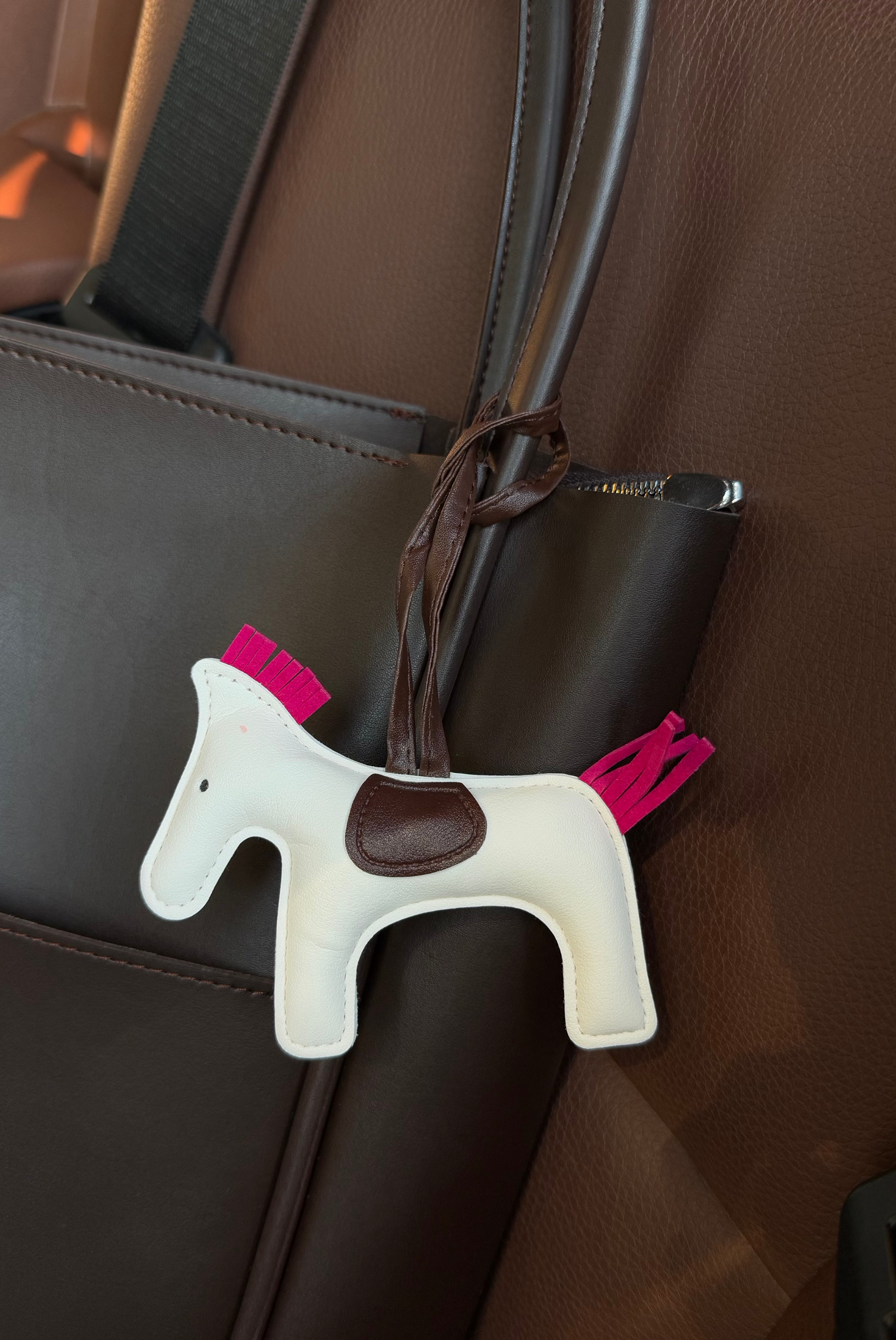 Çanta Aksesuar Charm At Figürlü BEYAZ KAHVE