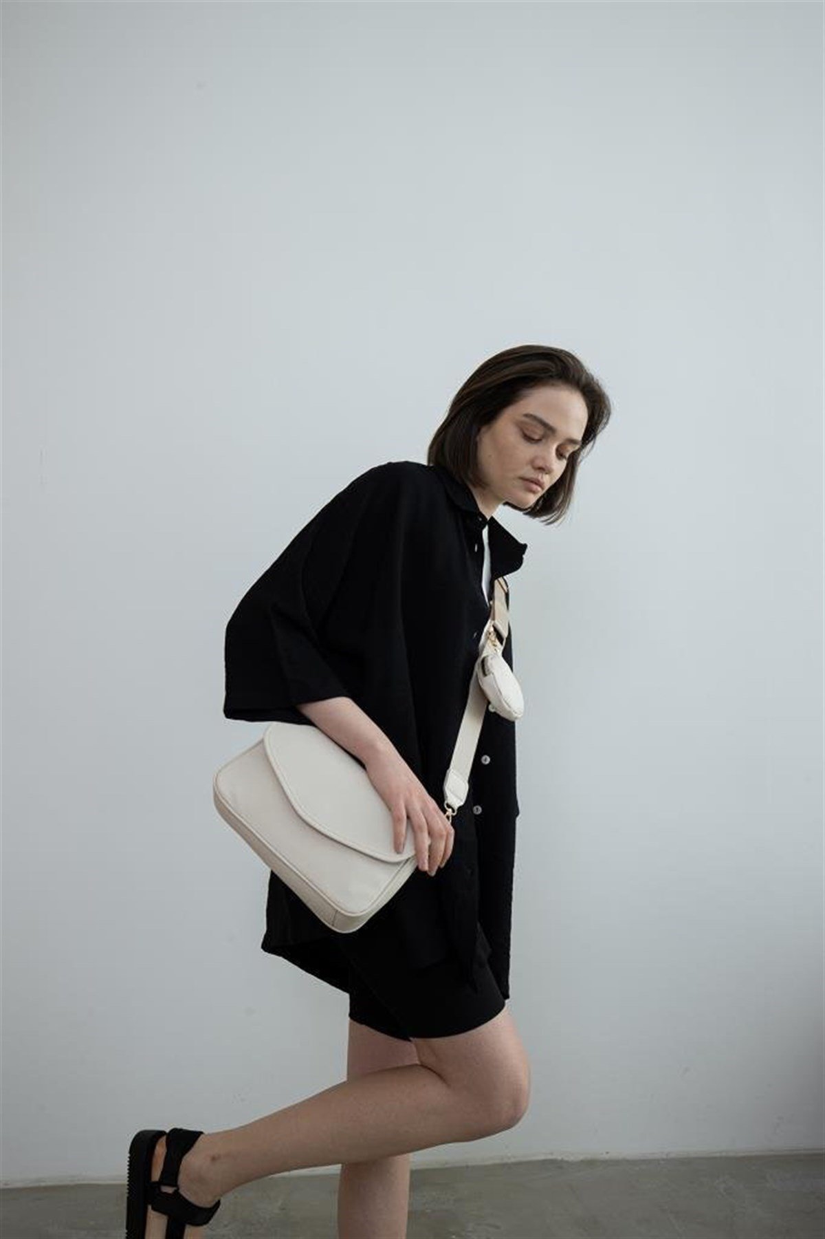 Cüzdanlı Kadın Çapraz Çanta KREM