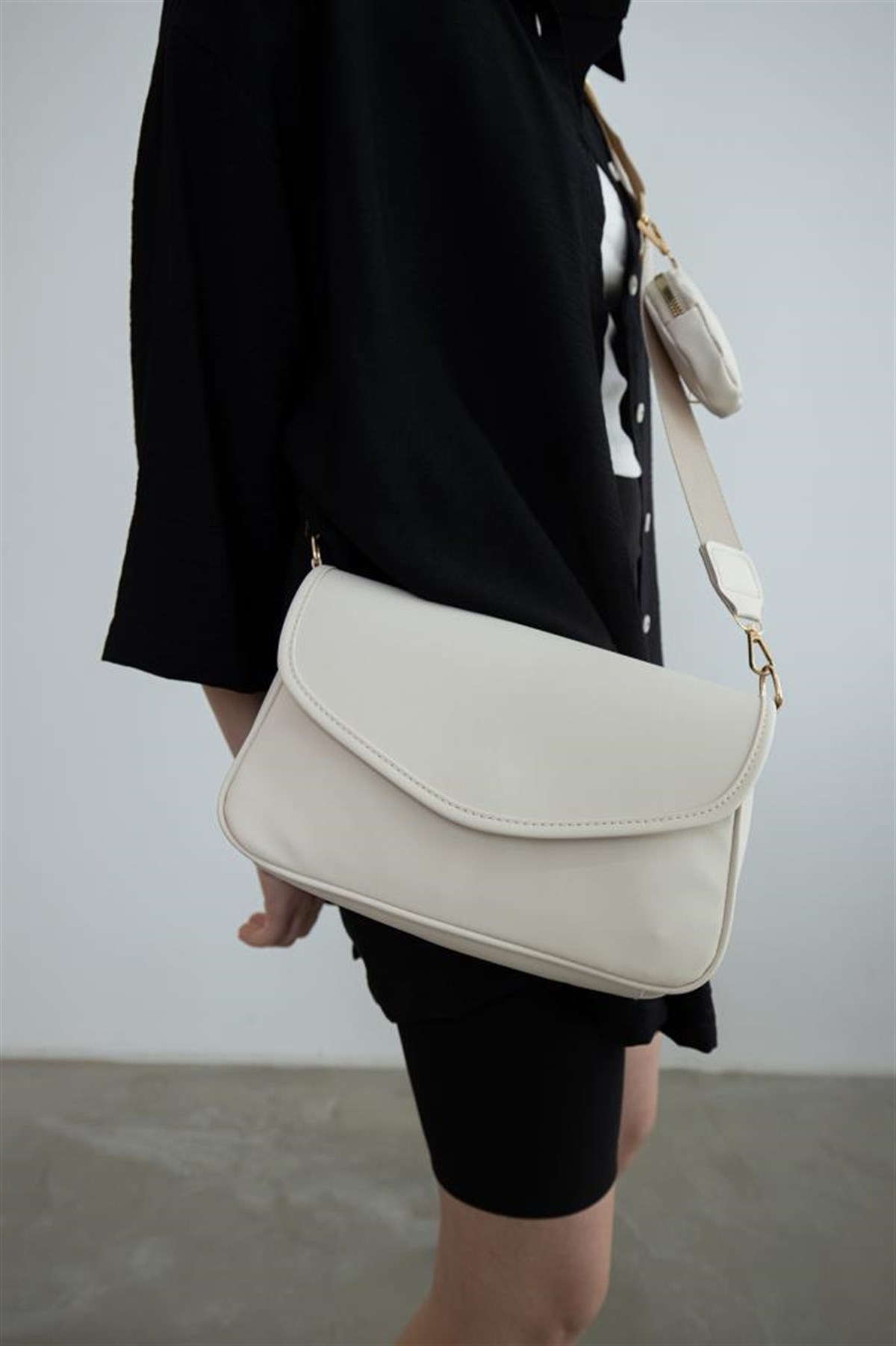 Cüzdanlı Kadın Çapraz Çanta KREM