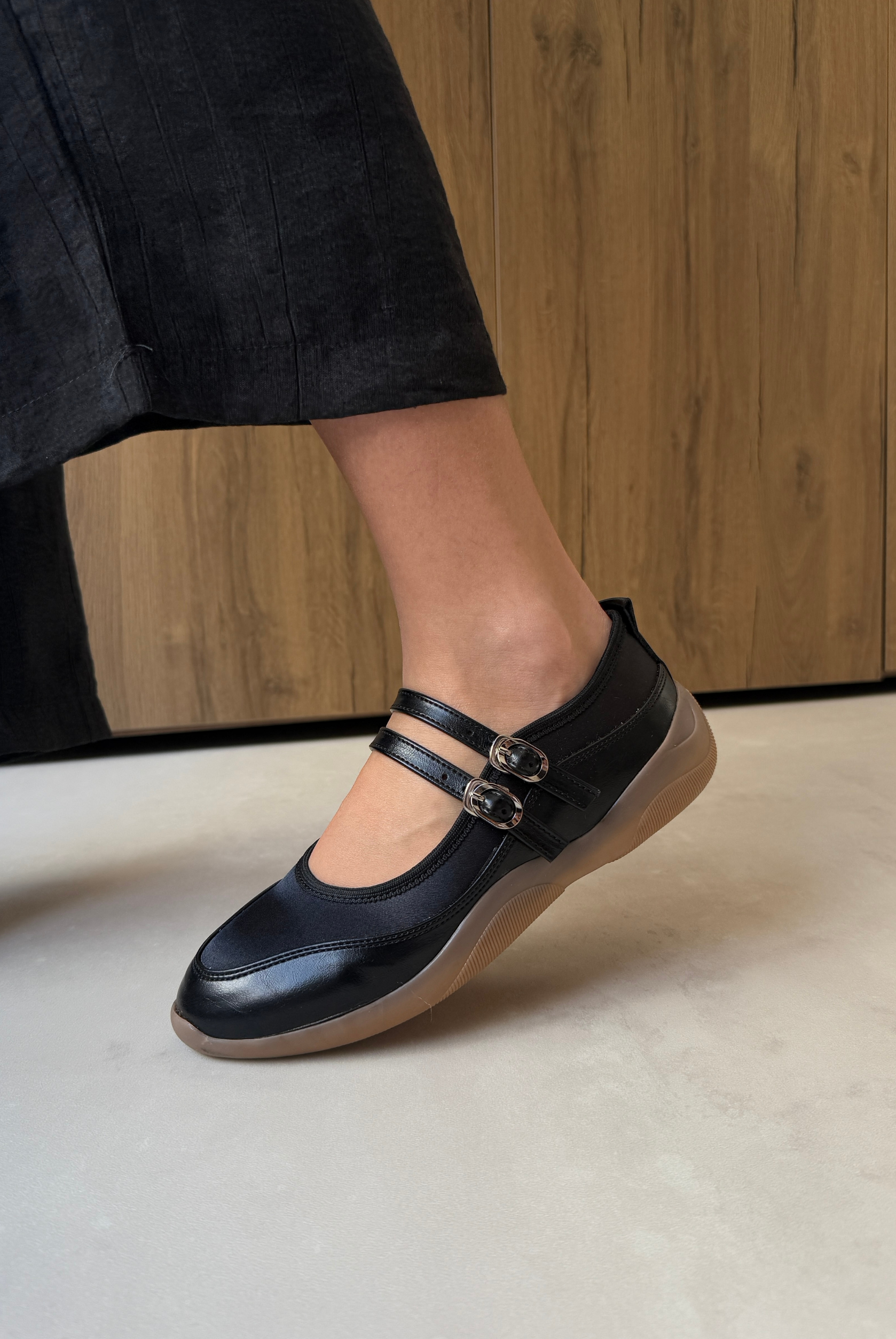 Kadın Atkılı Babet SİYAH