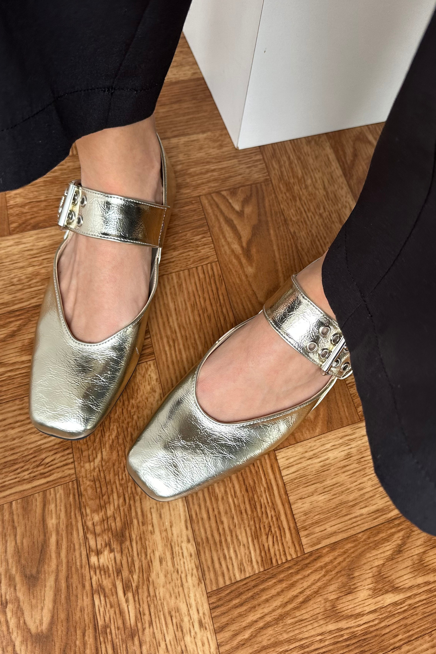 Kadın Babet ALTIN PARLAK