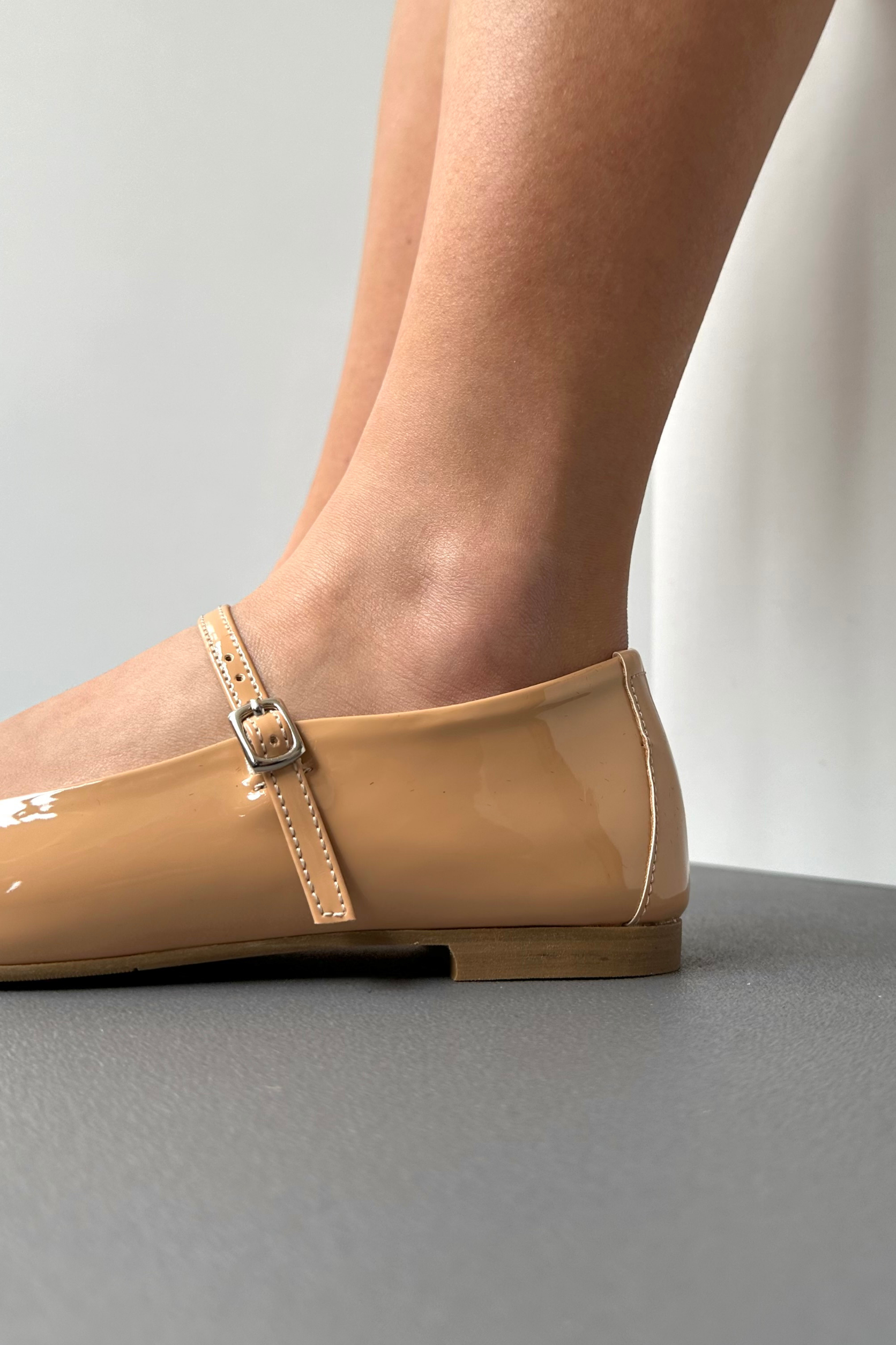 Kadın Babet  NUDE RUGAN