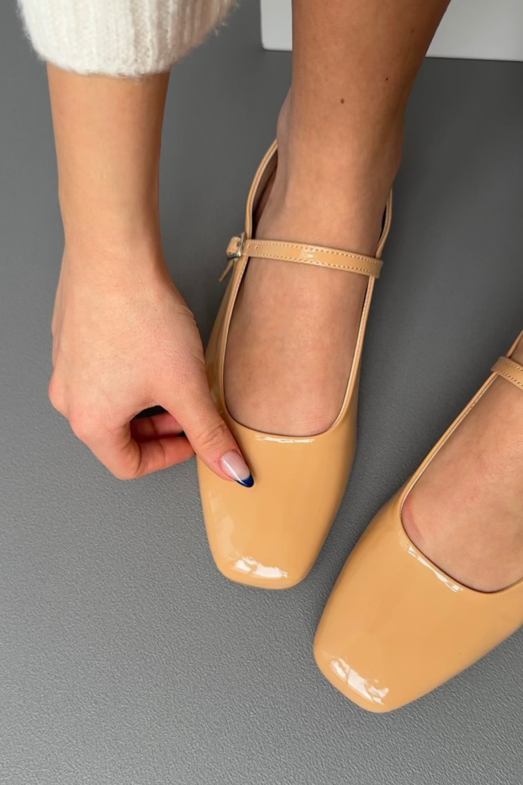 Kadın Babet  NUDE RUGAN