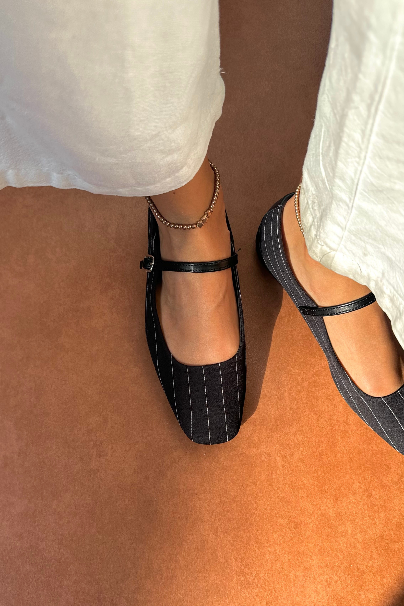 Kadın Babet  SİYAH ÇİZGİLİ KUMAŞ