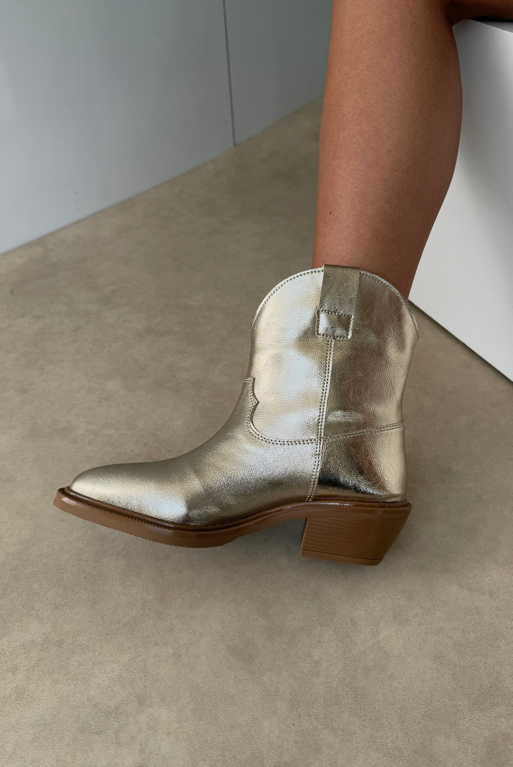 Kadın Bot GOLD RUGAN