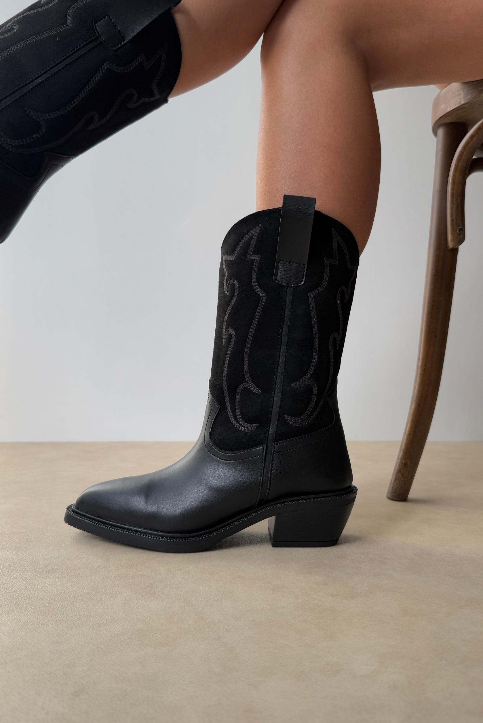 Kadın Bot SİYAH SÜET