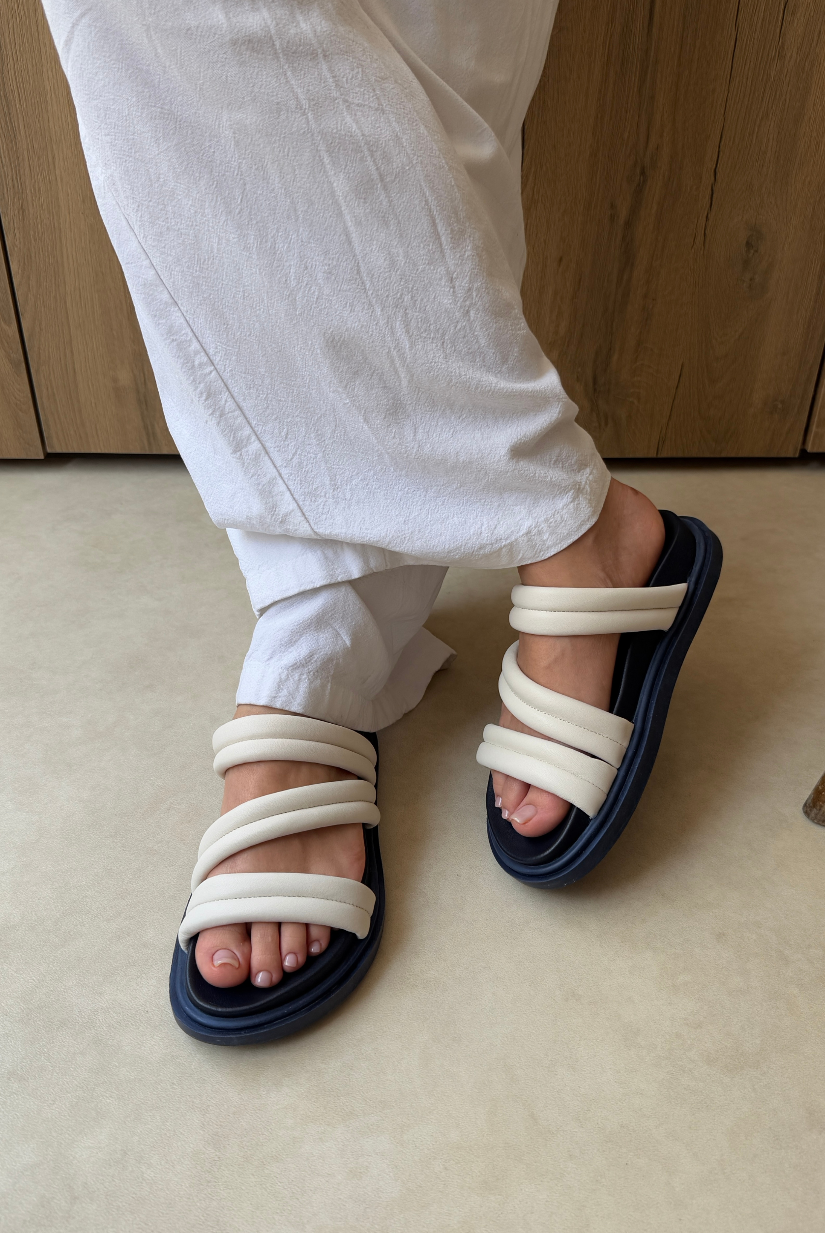 Kadın Hakiki Deri Terlik BEJ