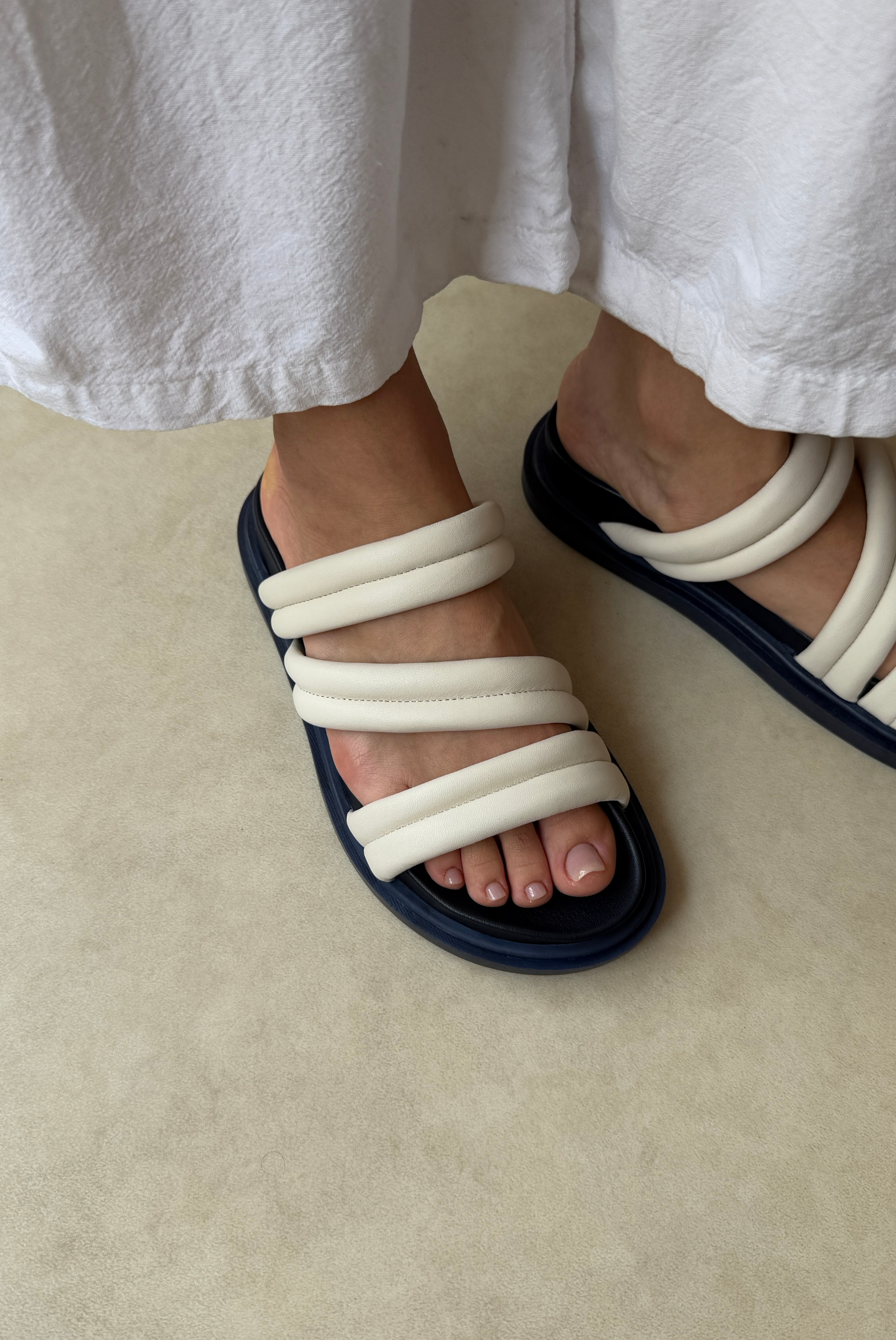 Kadın Hakiki Deri Terlik BEJ