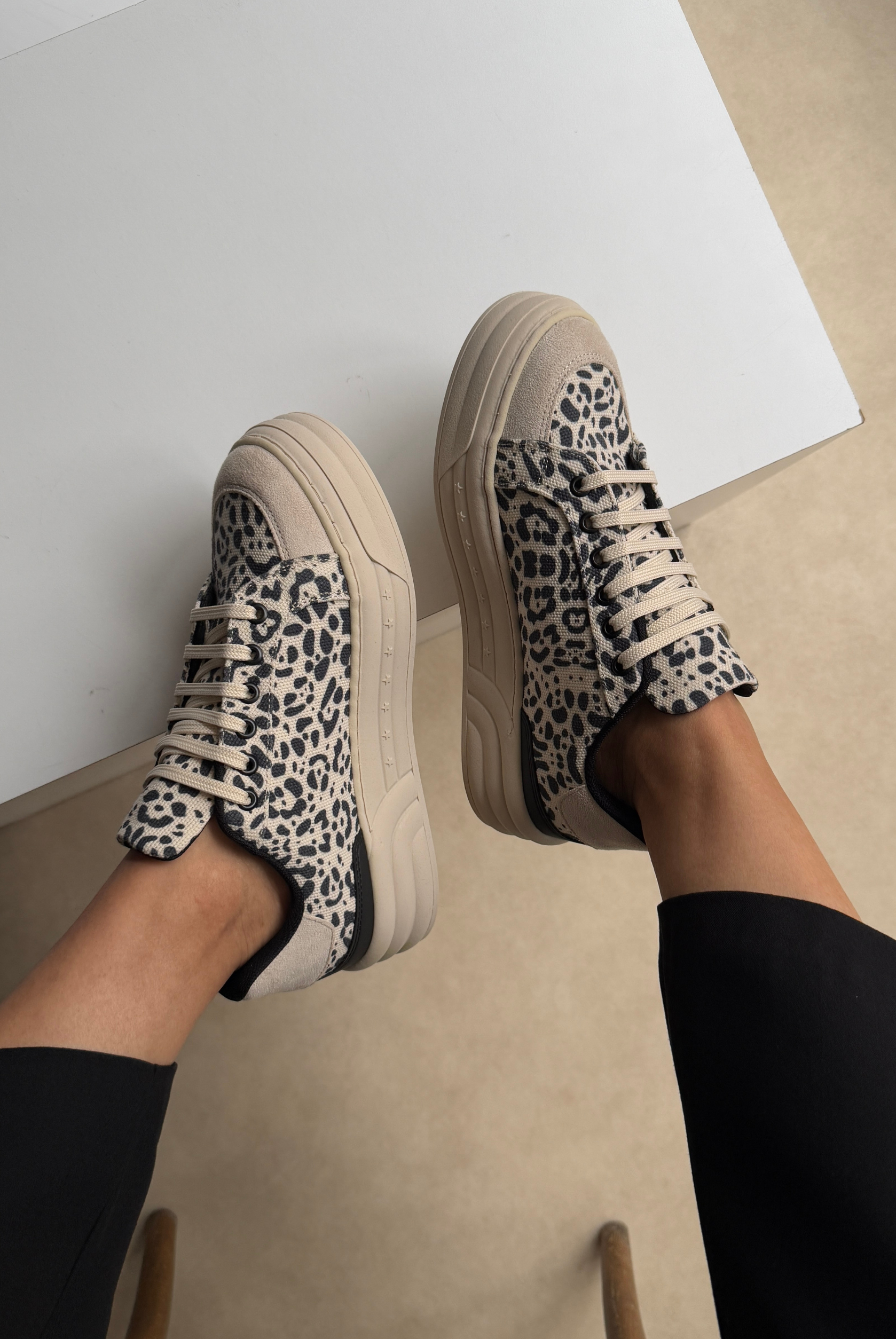 Kadın Spor Ayakkabı BEJ SİYAH