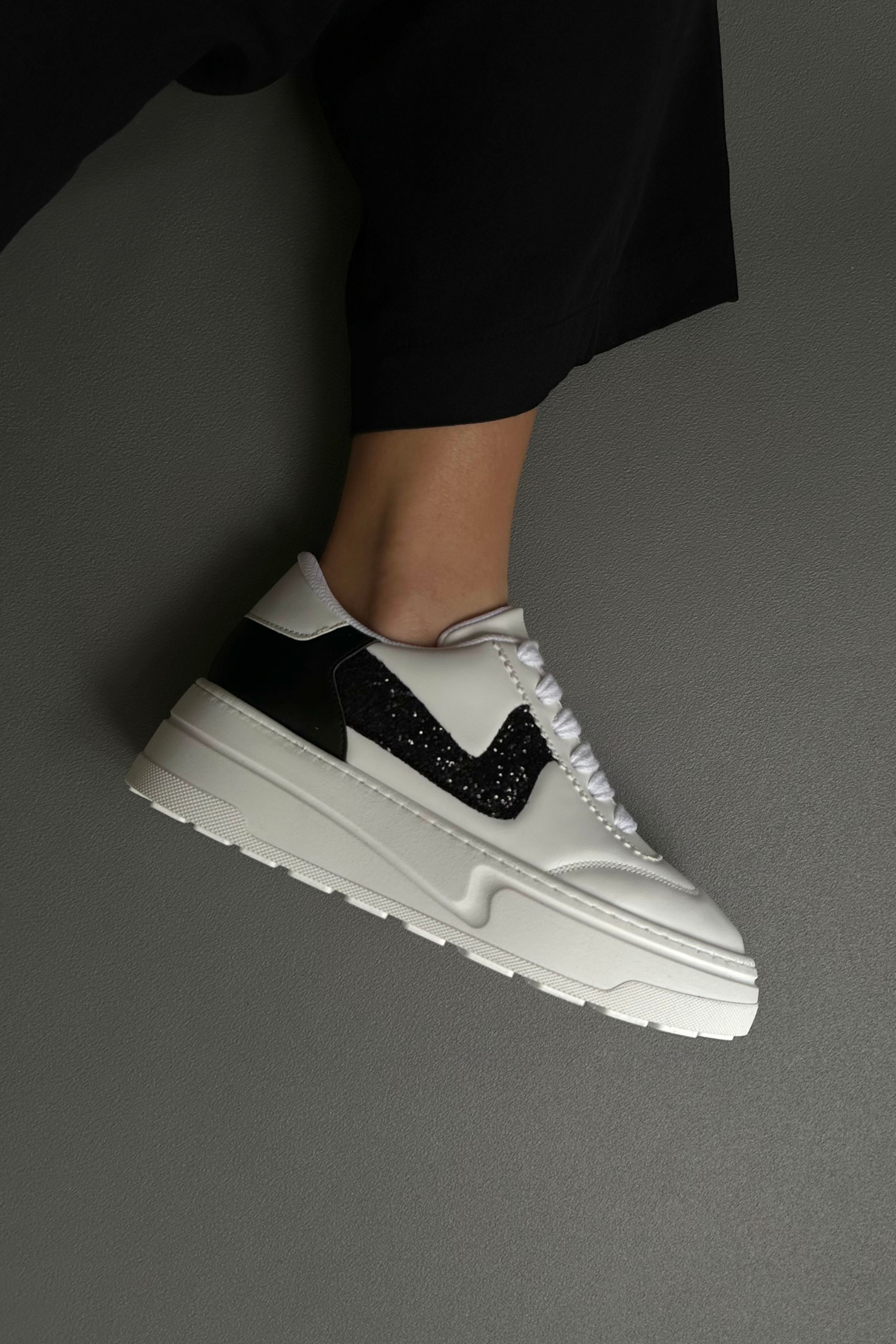 Kadın Spor Ayakkabı BEYAZ SİYAH