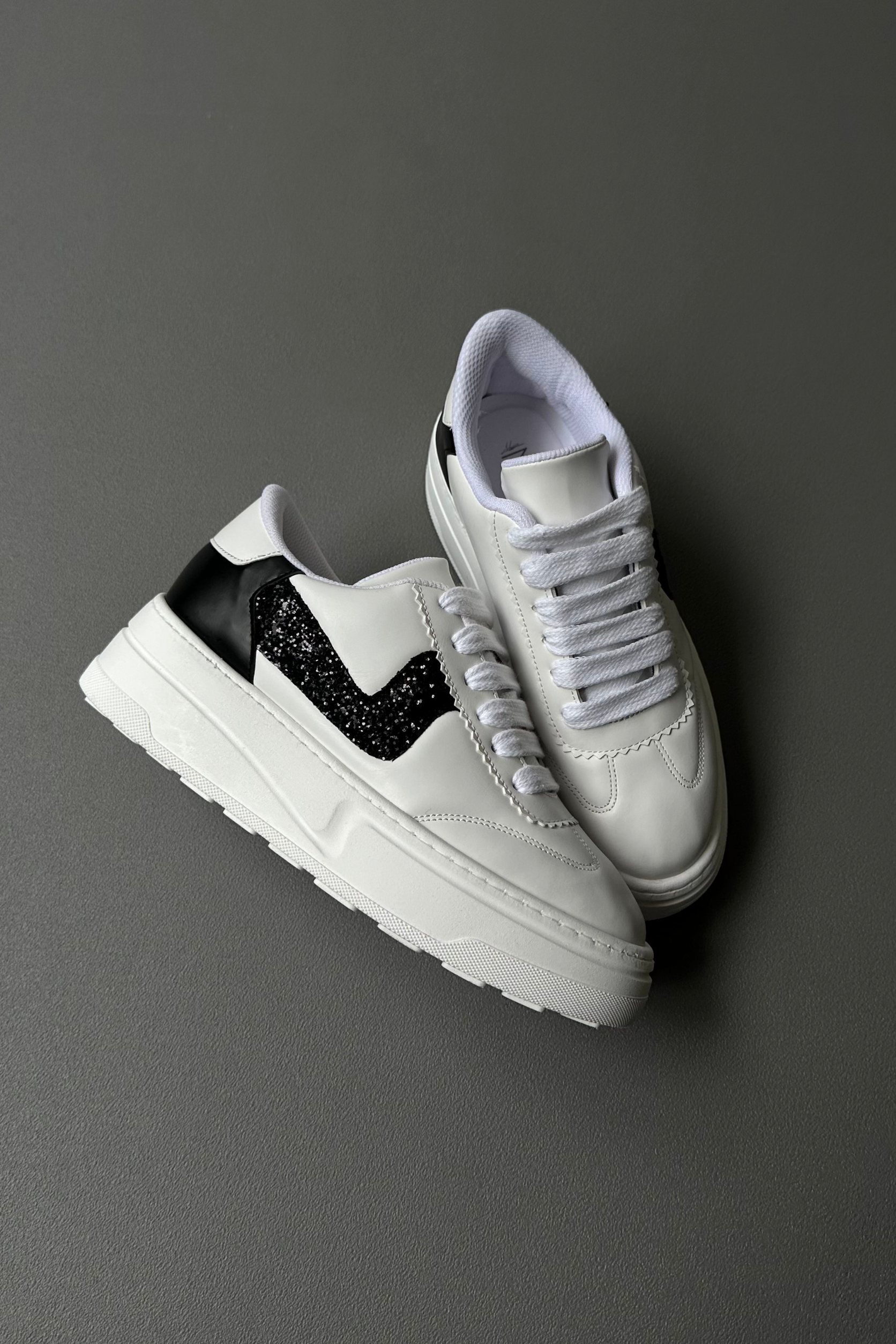 Kadın Spor Ayakkabı BEYAZ SİYAH