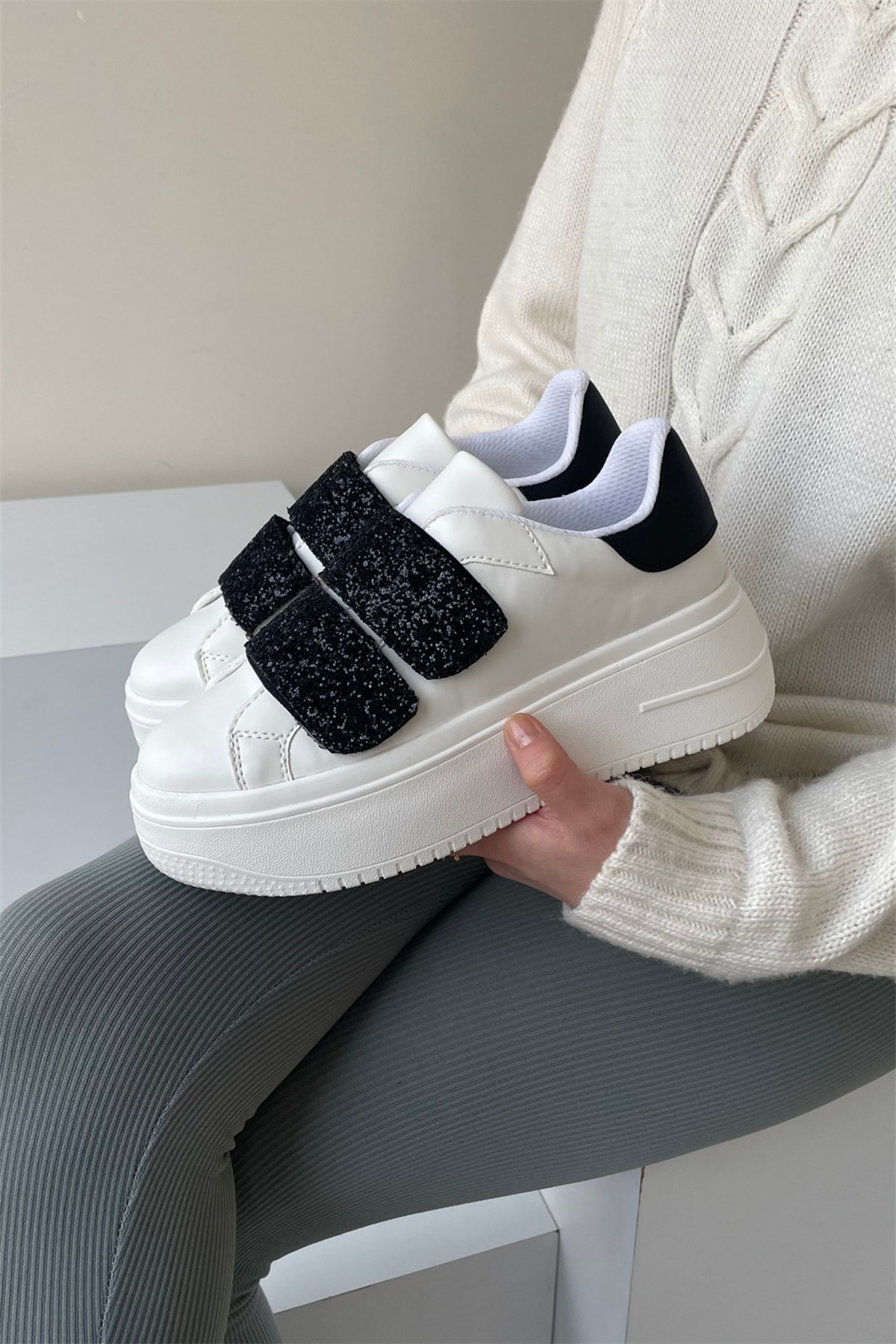 Kadın Spor Ayakkabı BEYAZ SİYAH PIRILTI