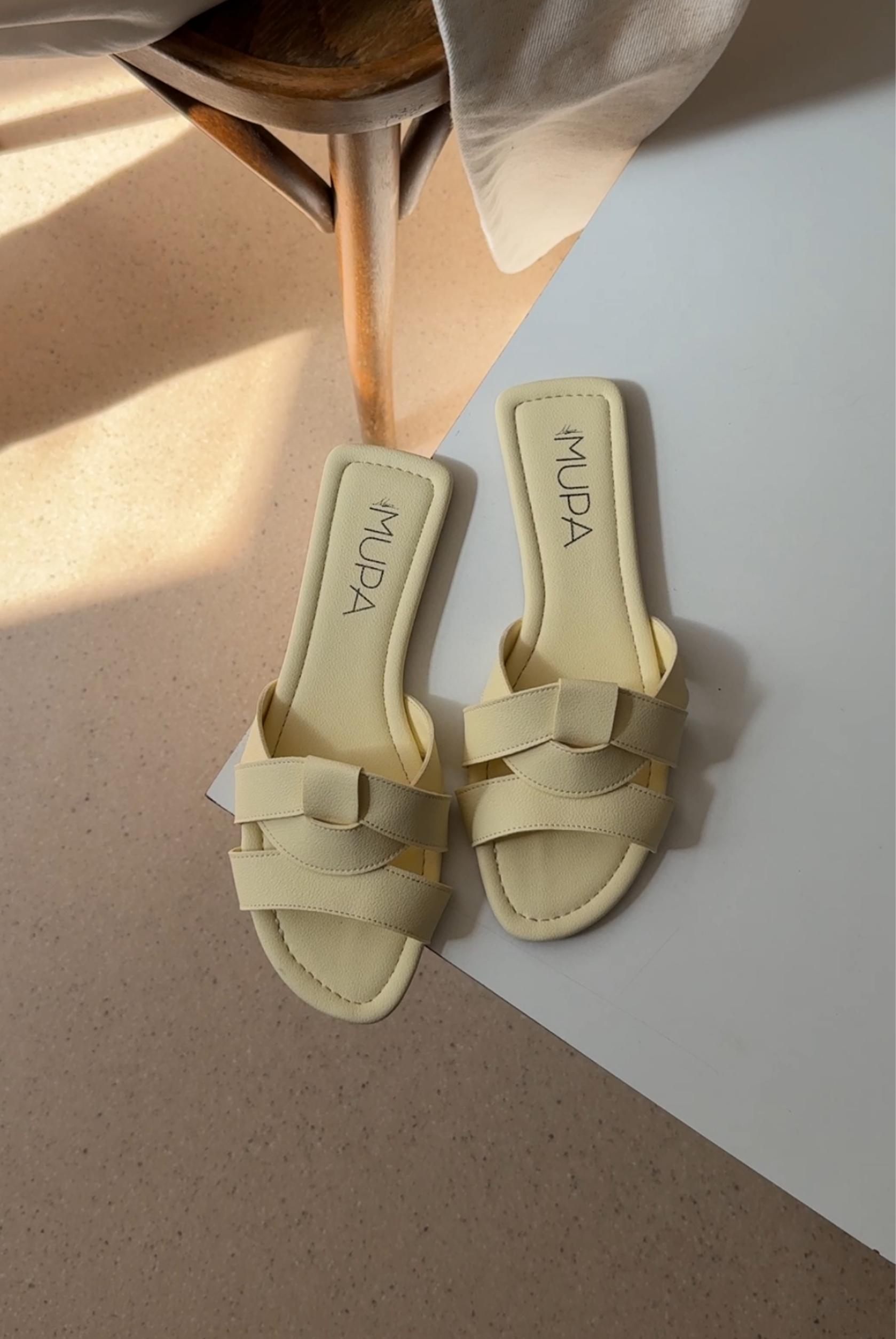 Kadın Terlik AÇIK SARI