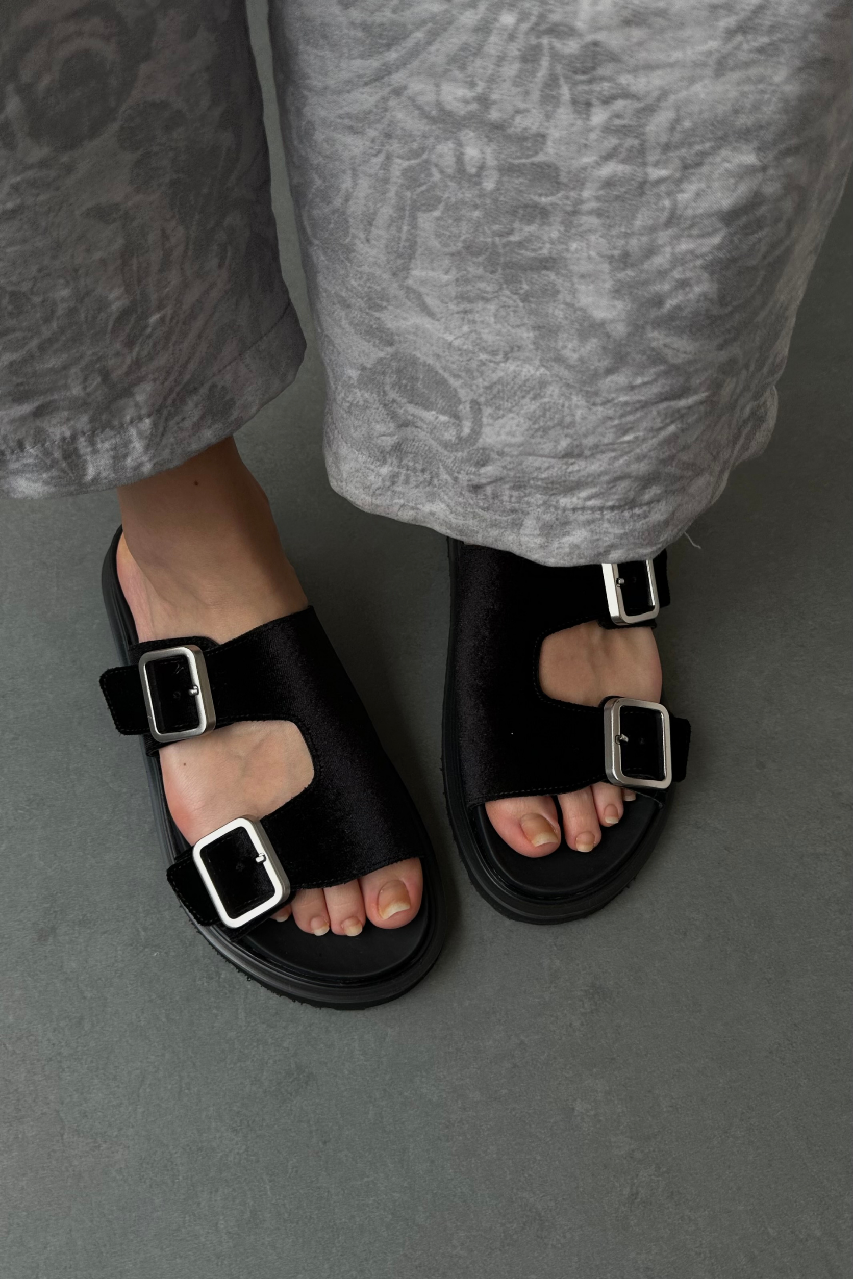 Kadın Terlik SİYAH KADİFE