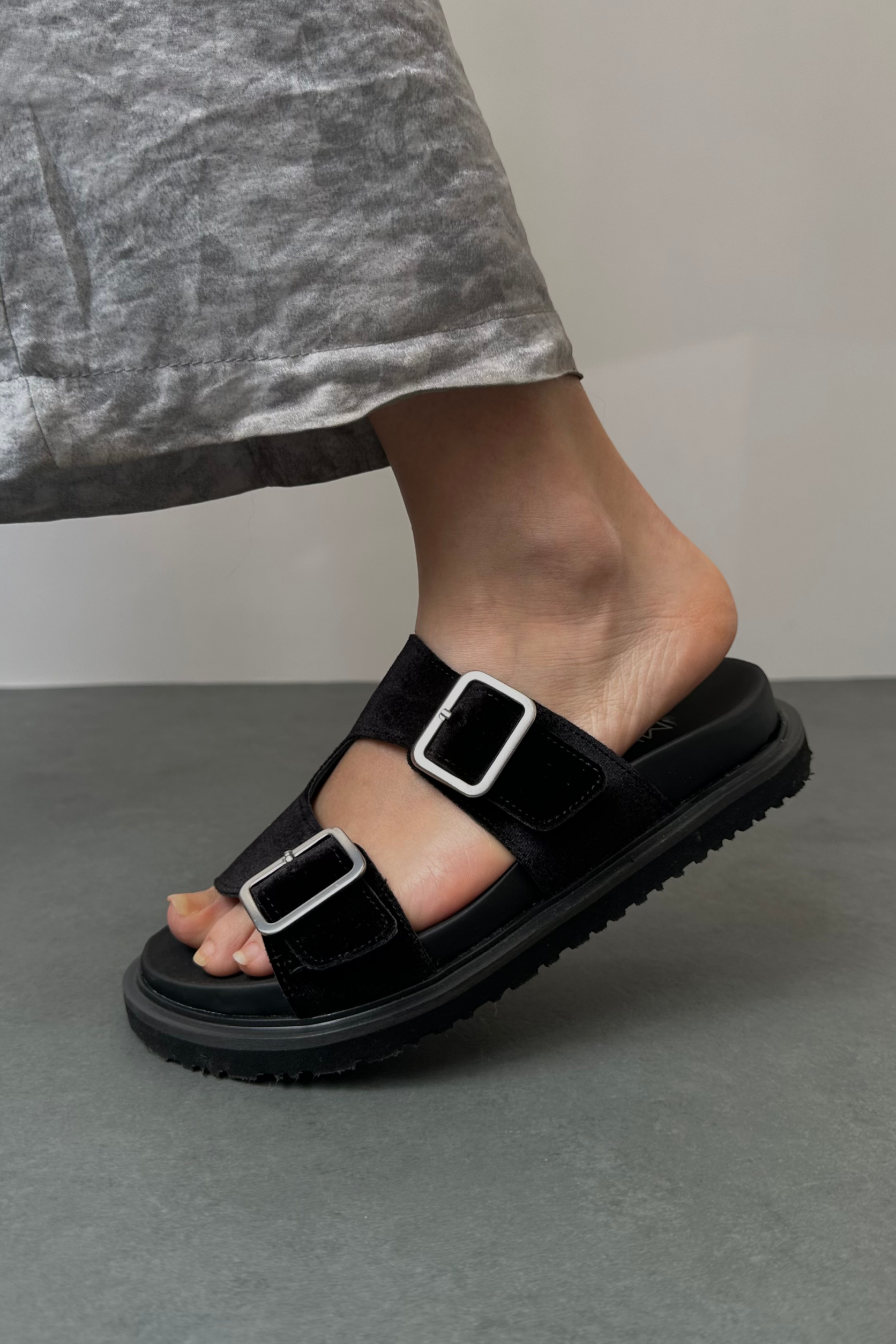 Kadın Terlik SİYAH KADİFE