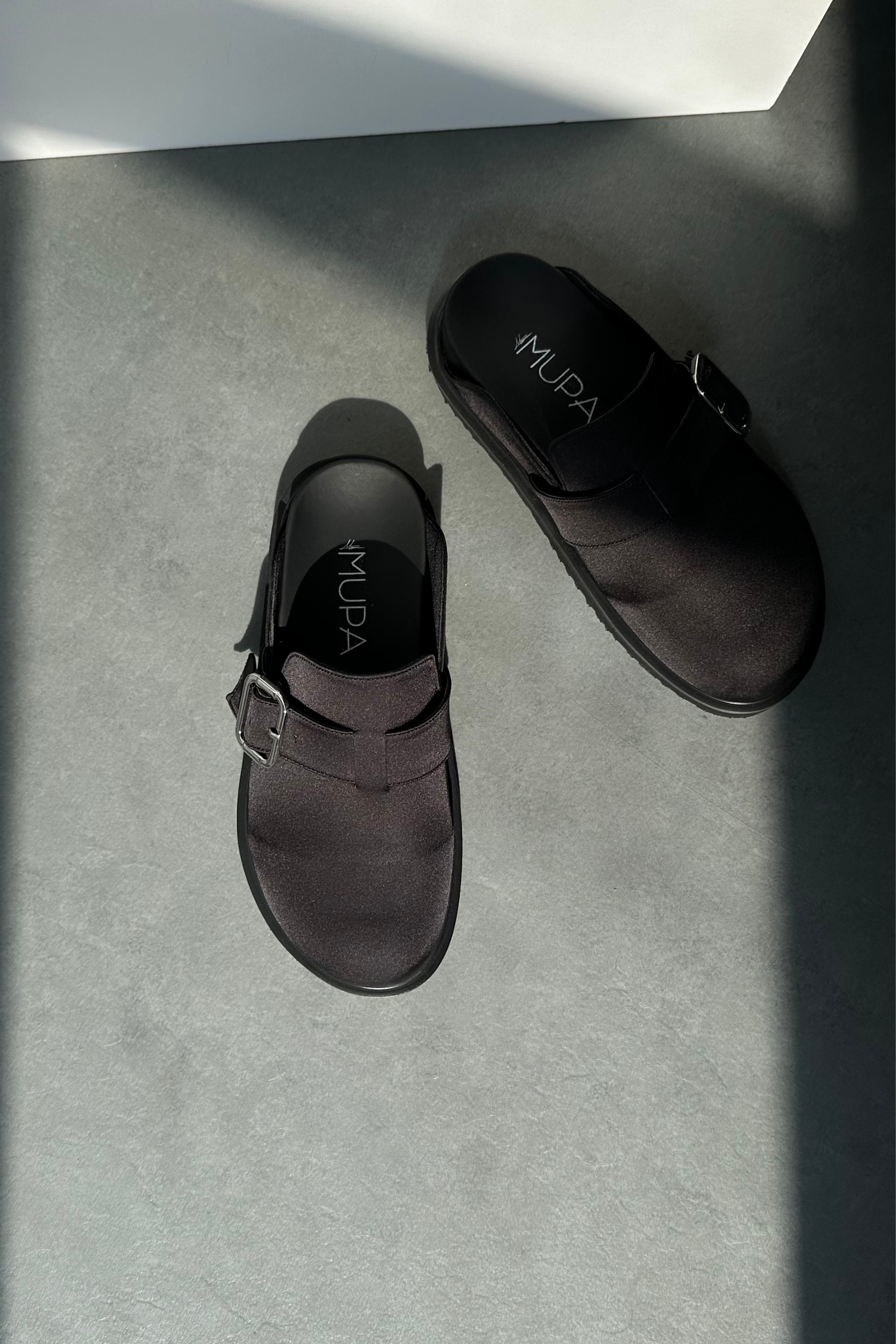 Kadın Terlik SİYAH SATEN