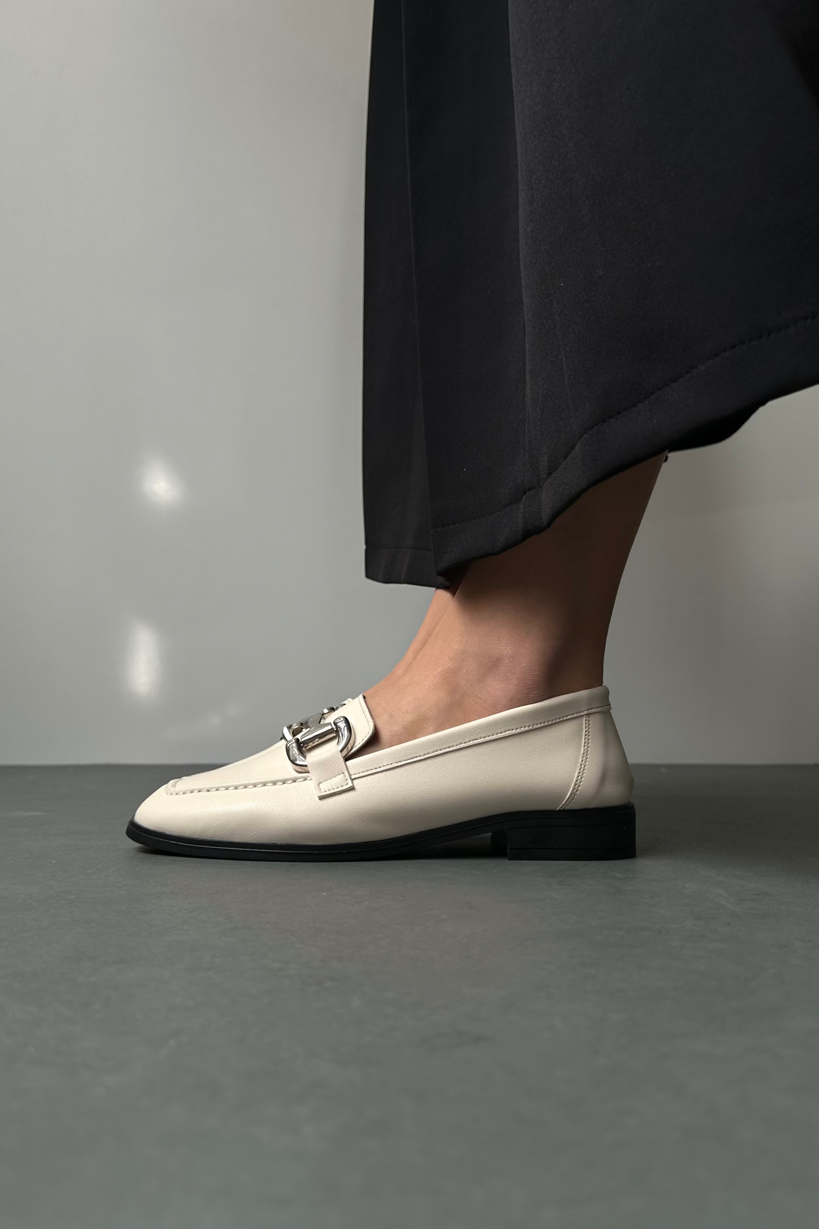 Kadın Tokalı Loafer BEJ