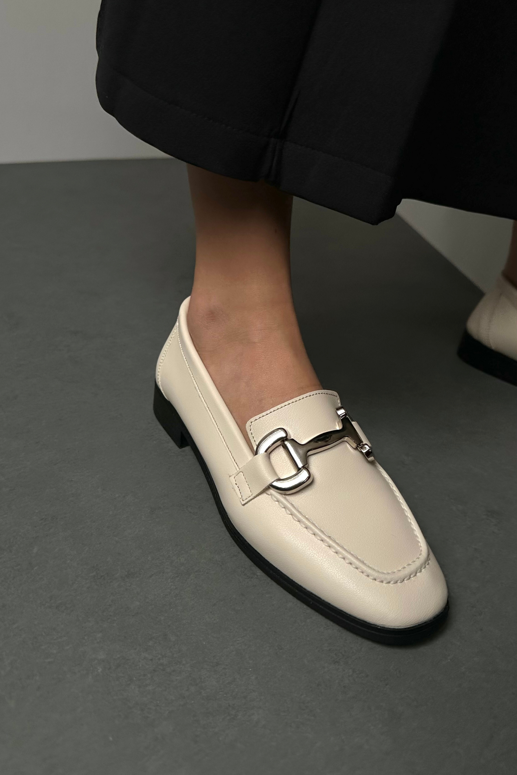 Kadın Tokalı Loafer BEJ