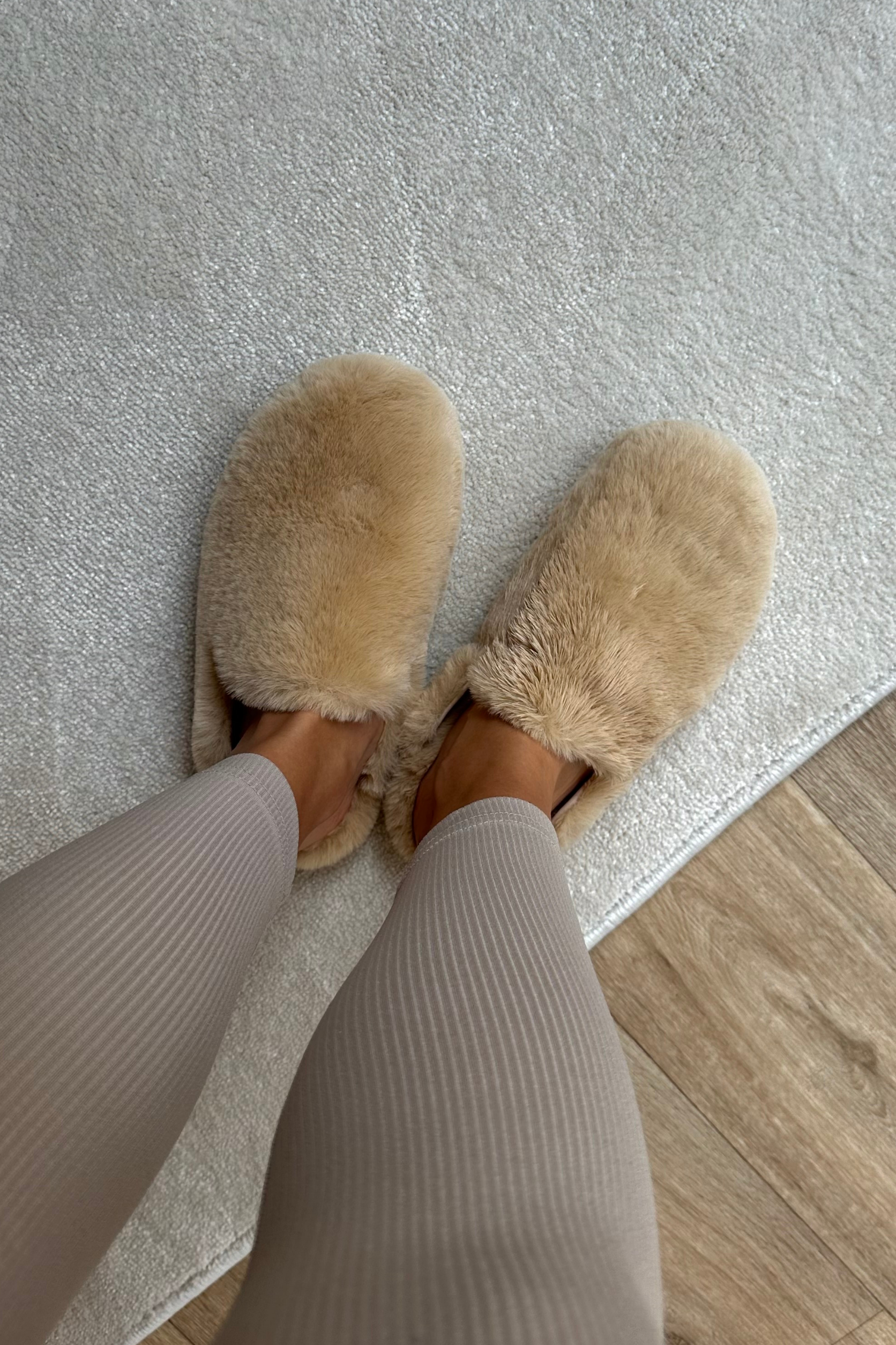 Kadın Tüylü Terlik BEJ