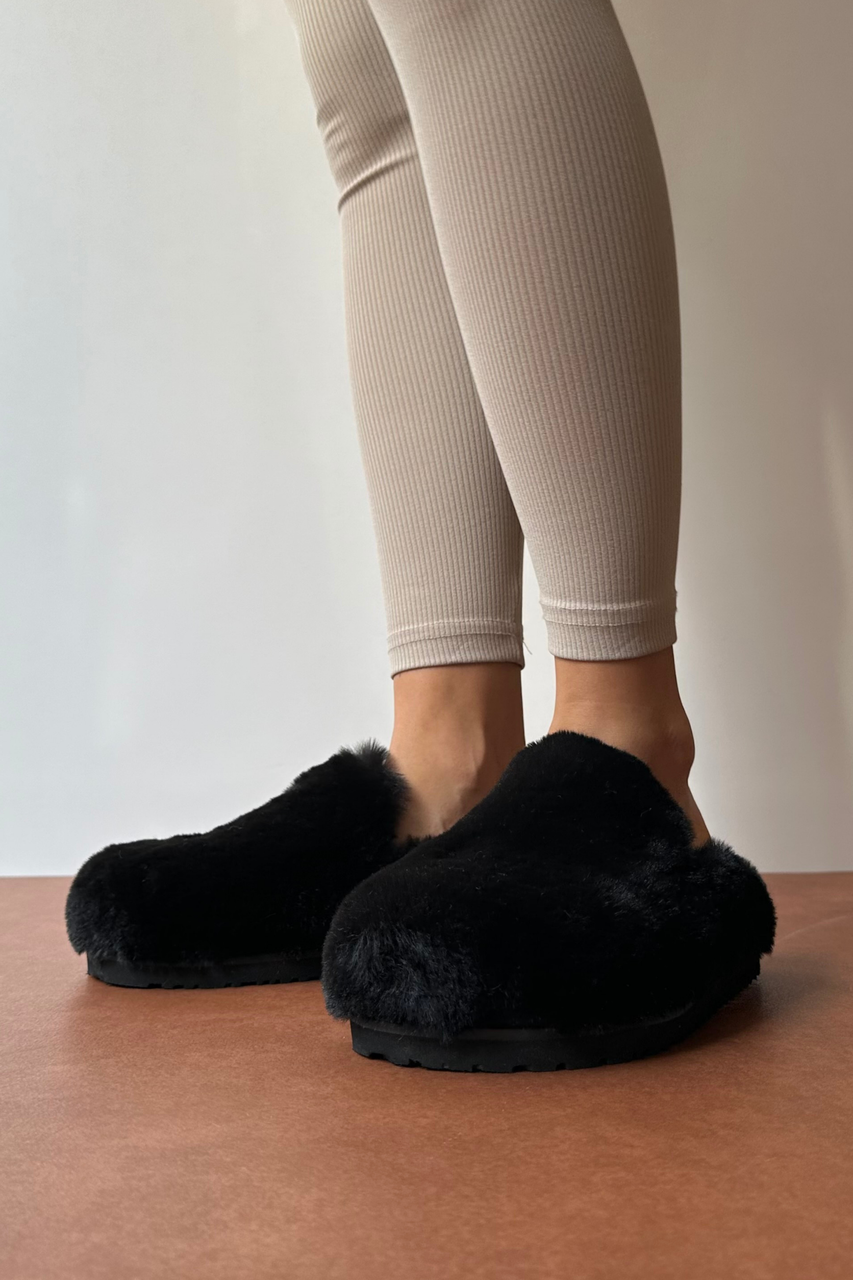 Kadın Tüylü Terlik SİYAH