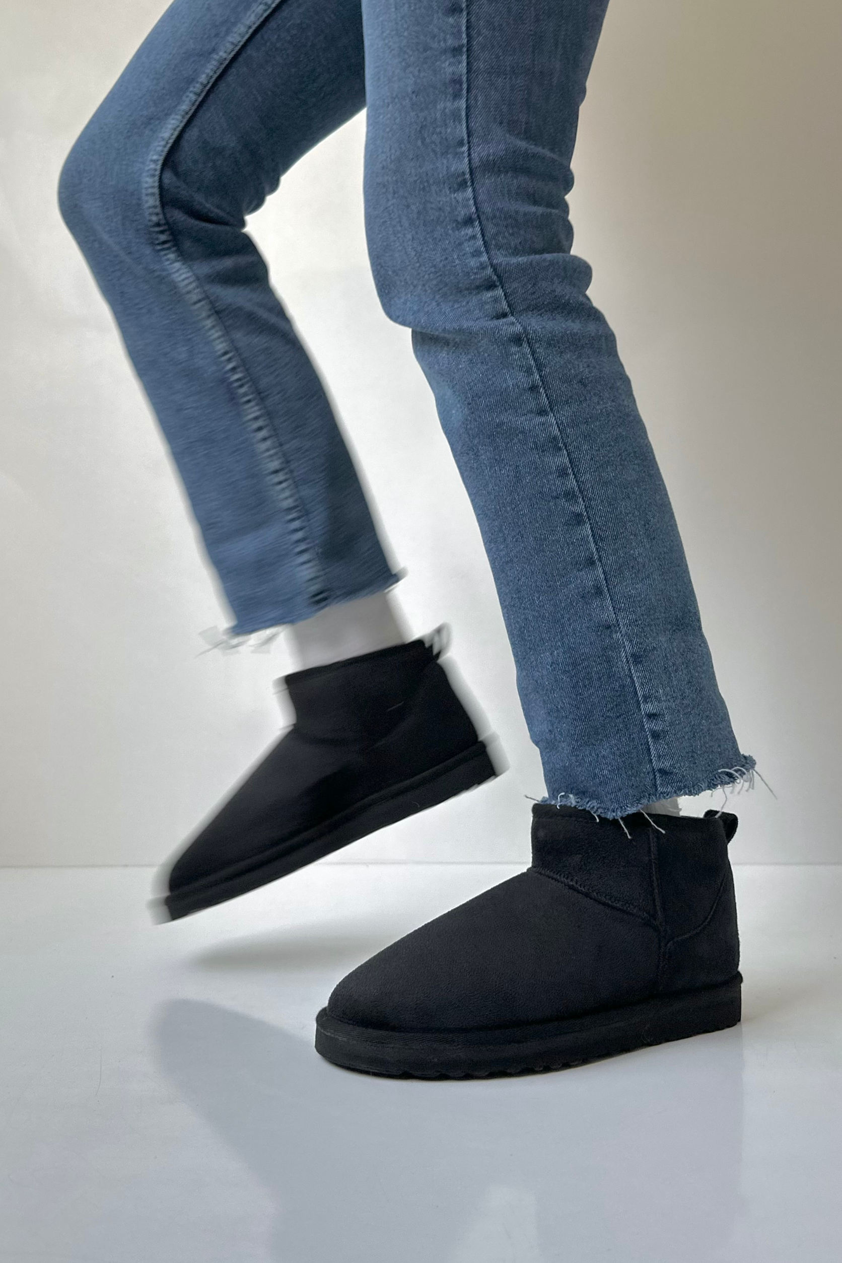 Mini İçi Kürklü İnce Tabanlı SİYAH