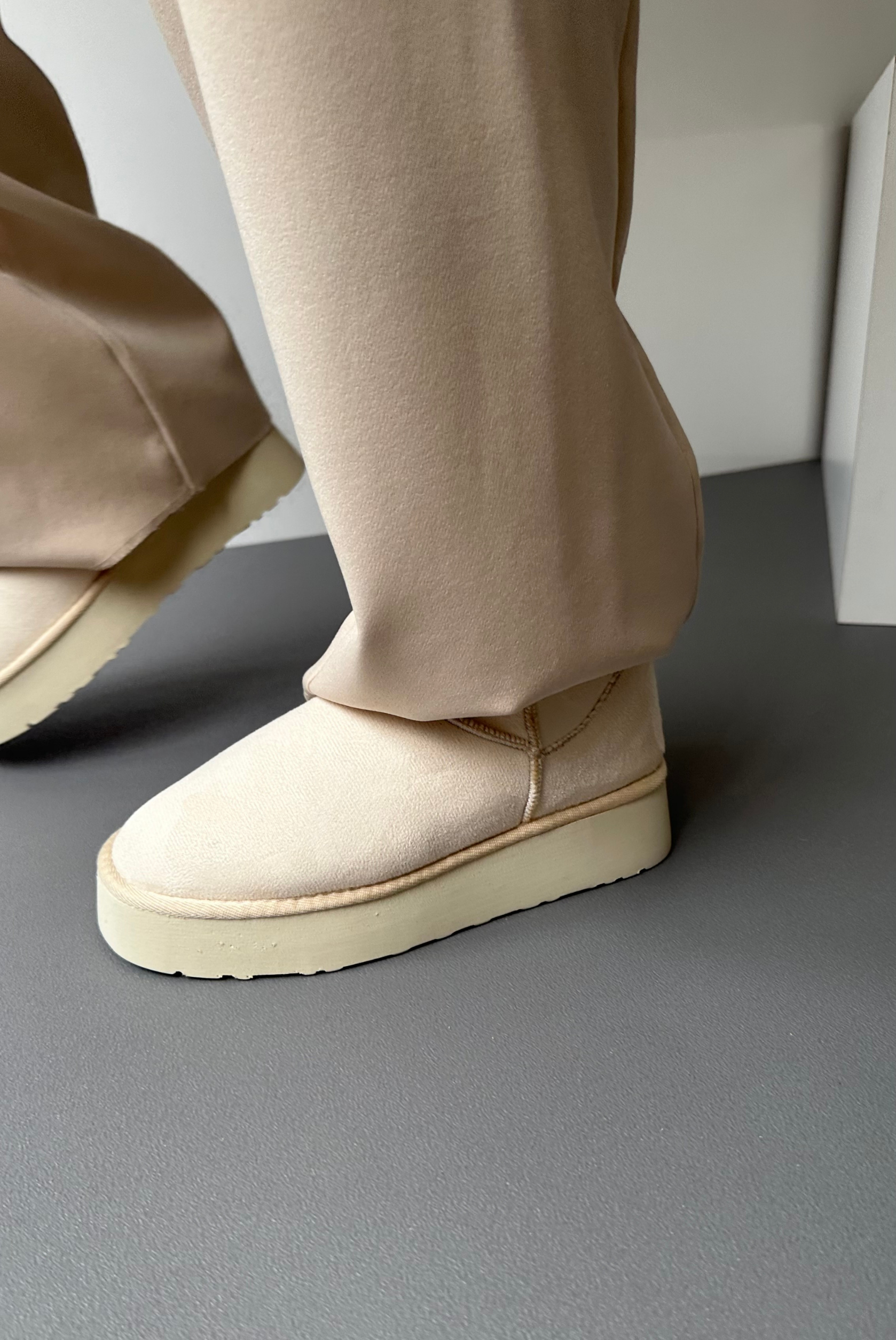 Mini İçi Kürklü Kalın Tabanlı AÇIK BEJ