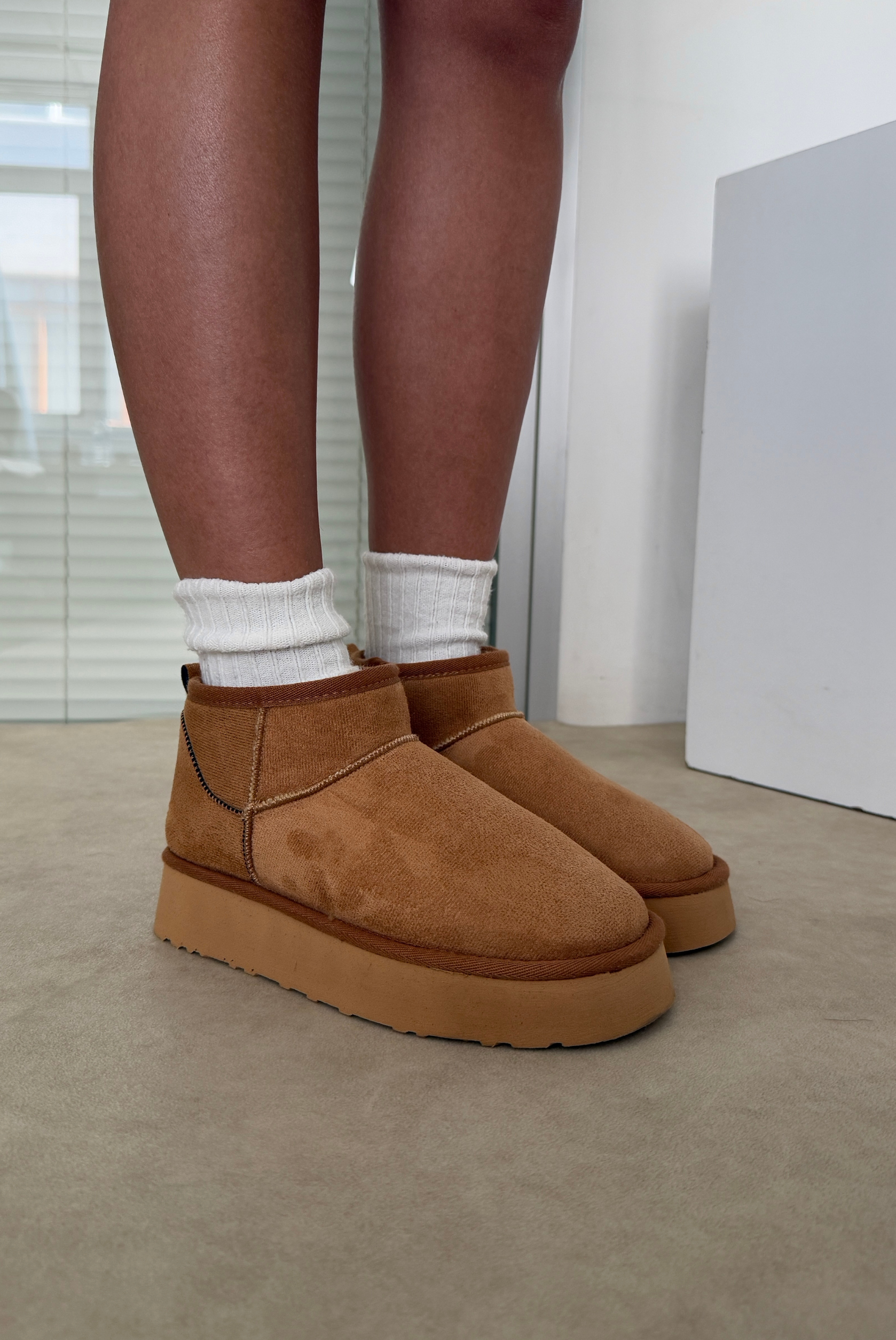 Mini İçi Kürklü Kalın Tabanlı TABA