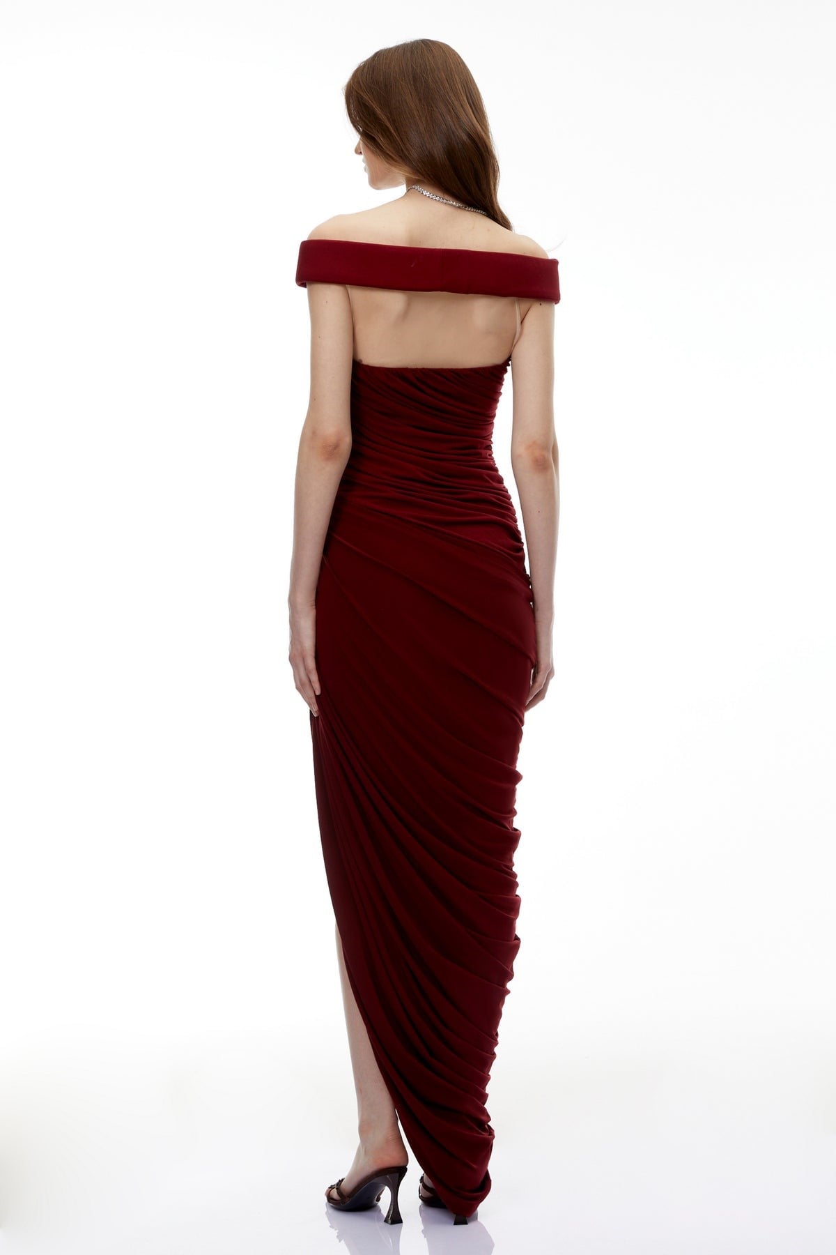Omzu Şerit Detaylı Transparan Tüllü Pencereli Full Drape Bordo Elbise