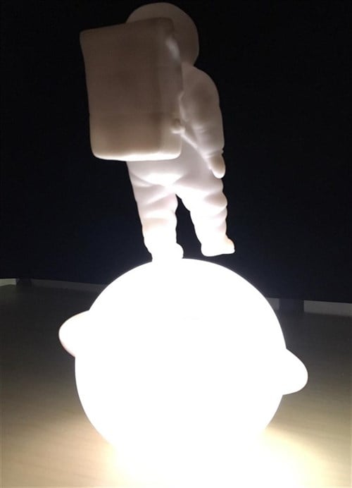 Astronot Satürn Gece Lambası ve Masa Lambası