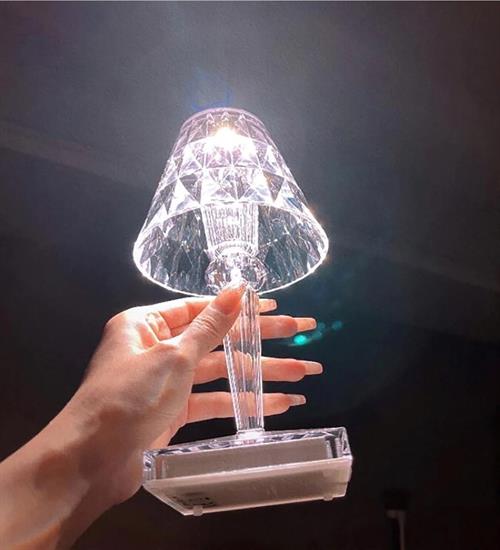 Şarjlı ve Uzaktan Kumandalı RGB Kristal Masa Lambası