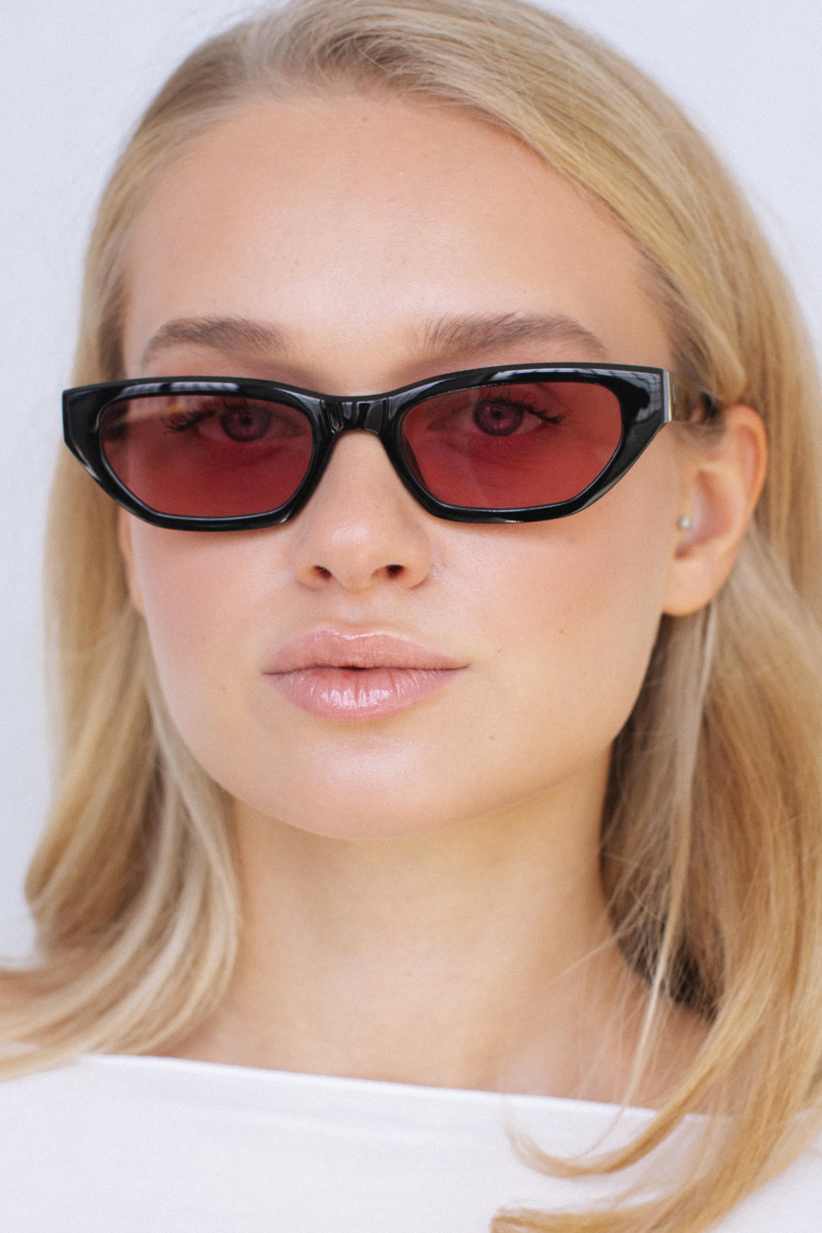 Aralık Black Red Güneş Gözlüğü