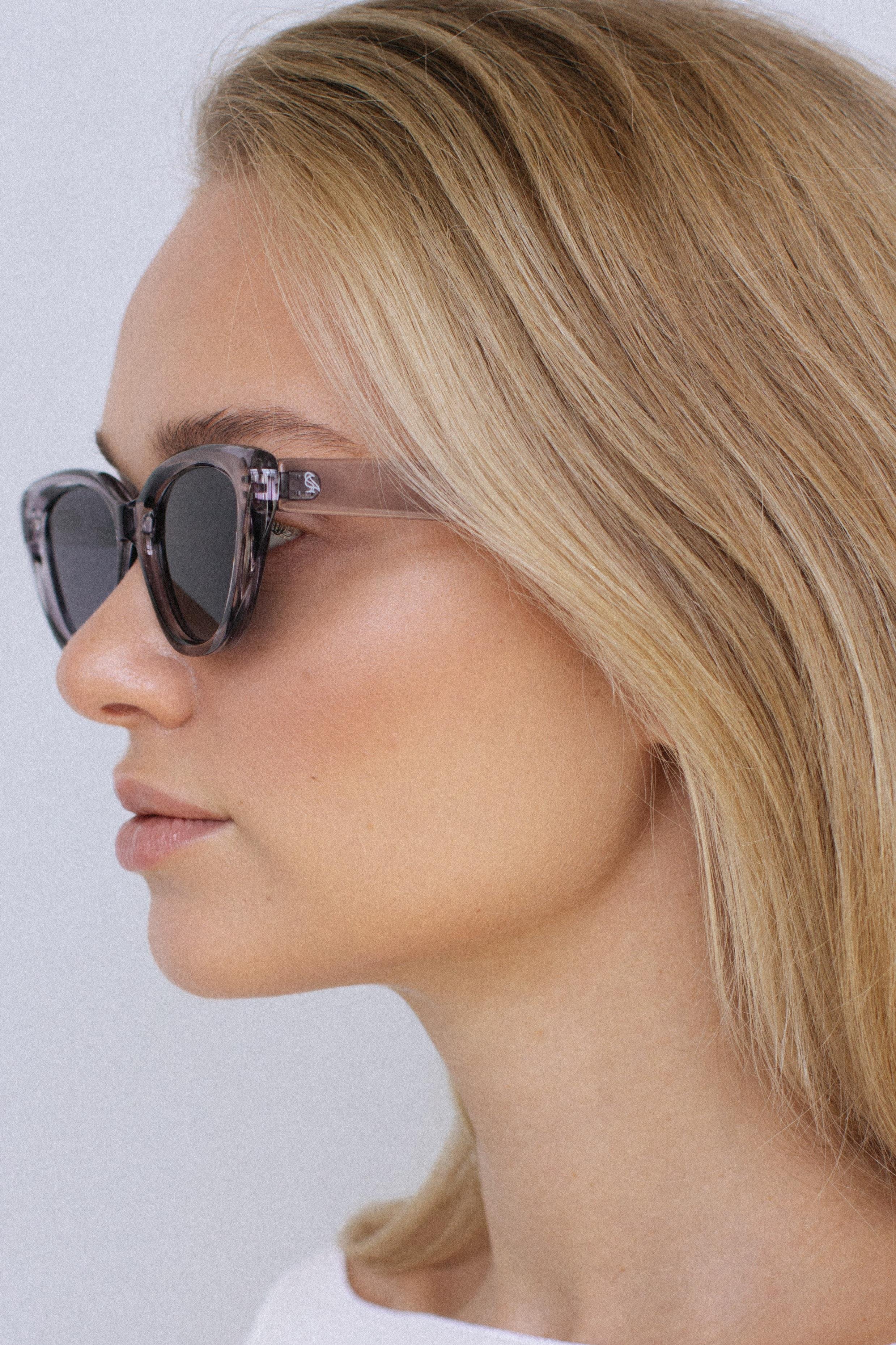 Asude Grey Black Güneş Gözlüğü