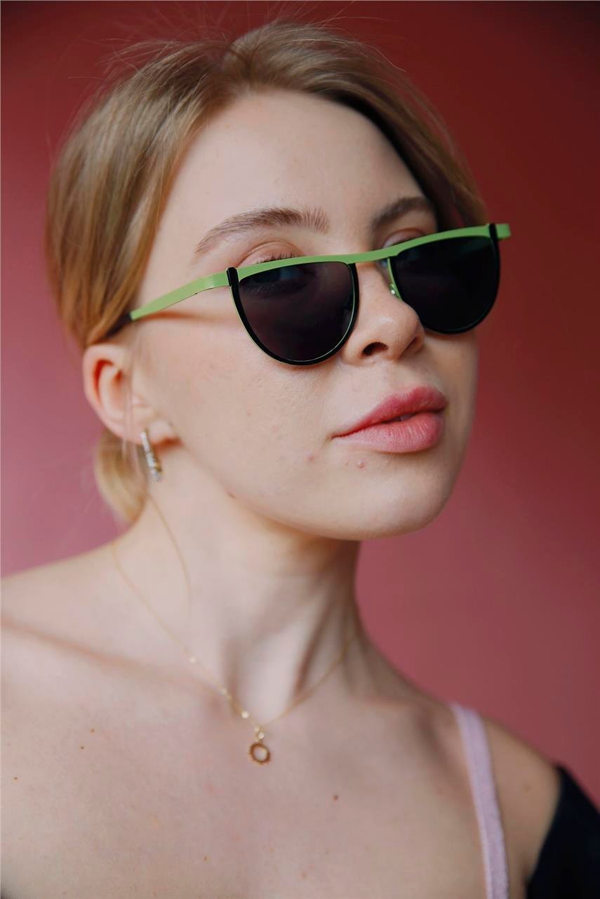 Irina Green Black Güneş Gözlüğü