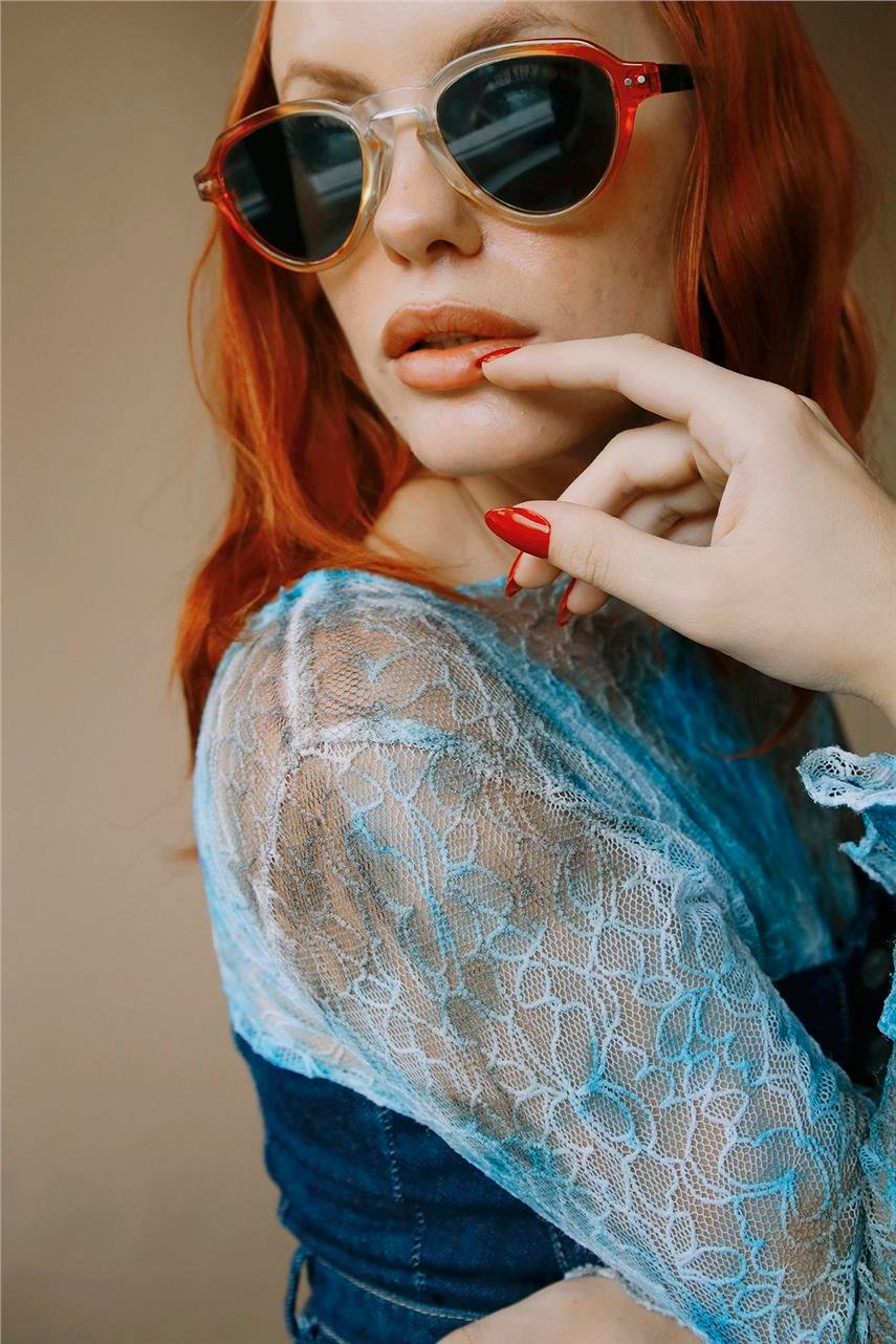 Mommo Red Nude Black Güneş Gözlüğü