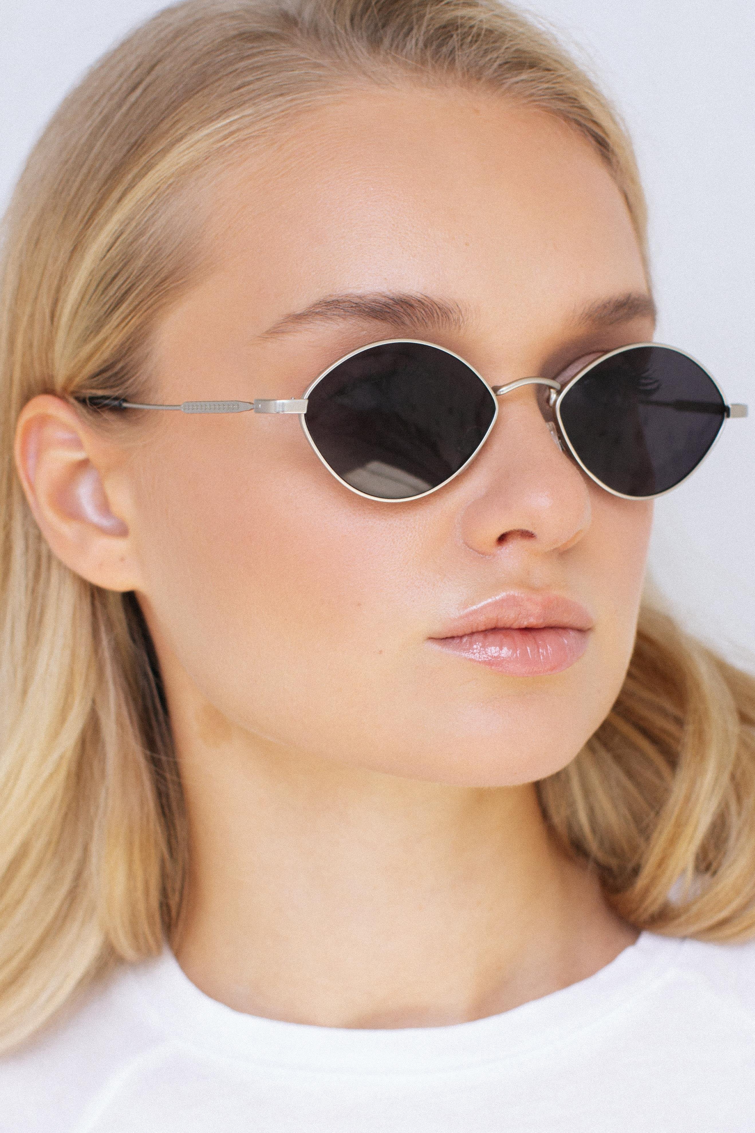 Narin Silver Black Güneş Gözlüğü